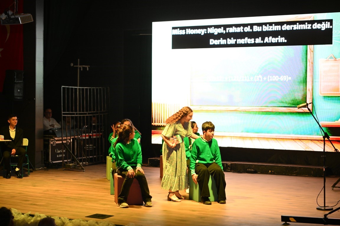 Kartepeli Öğrenciler İngilizce Tiyatro Oyunuyla Sahneye Damga Vurdu (5)
