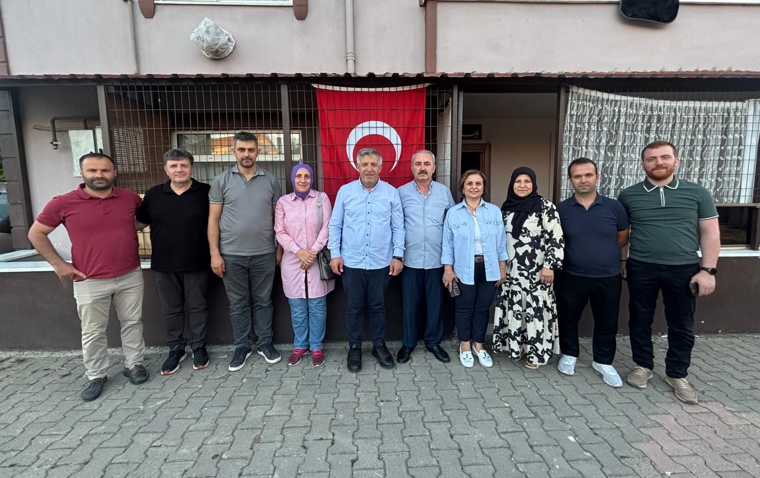 Kocaeli Trabzonlular Derneği’nden Şehit Ailesine Vefa Ziyareti (1)-1