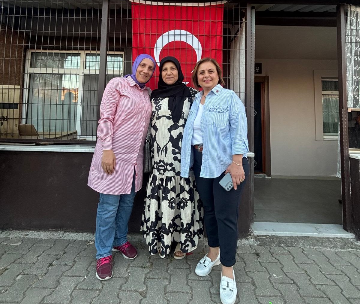 Kocaeli Trabzonlular Derneği’nden Şehit Ailesine Vefa Ziyareti (7)