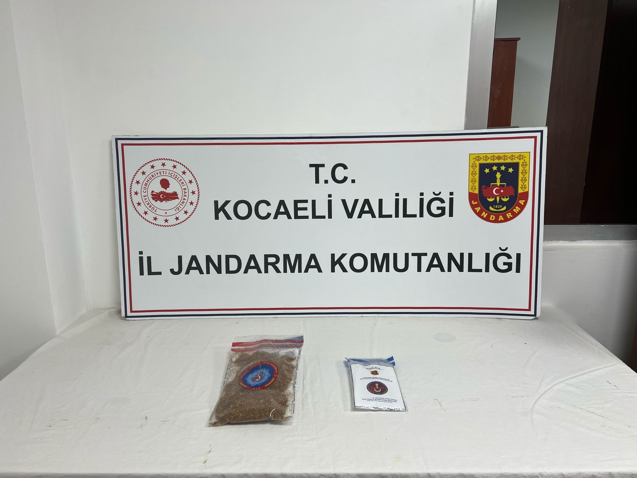 Kocaeli'de Eş Zamanlı Uyuşturucu Operasyonu! 03