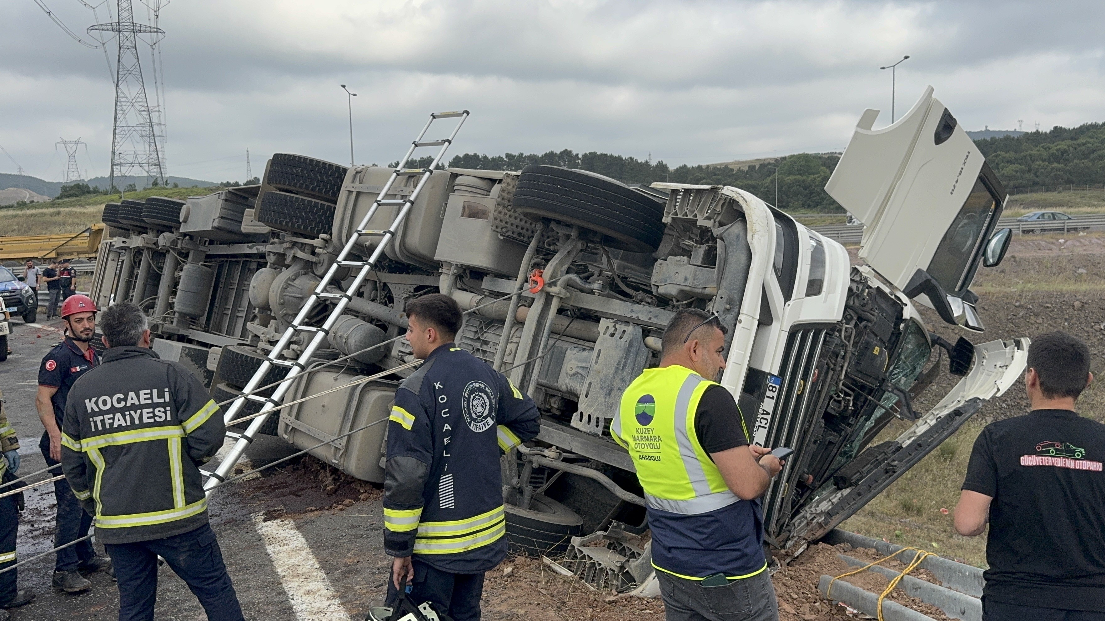 Kocaeli'de Feci Kaza! 1 Ölü 3 Yaralı 05