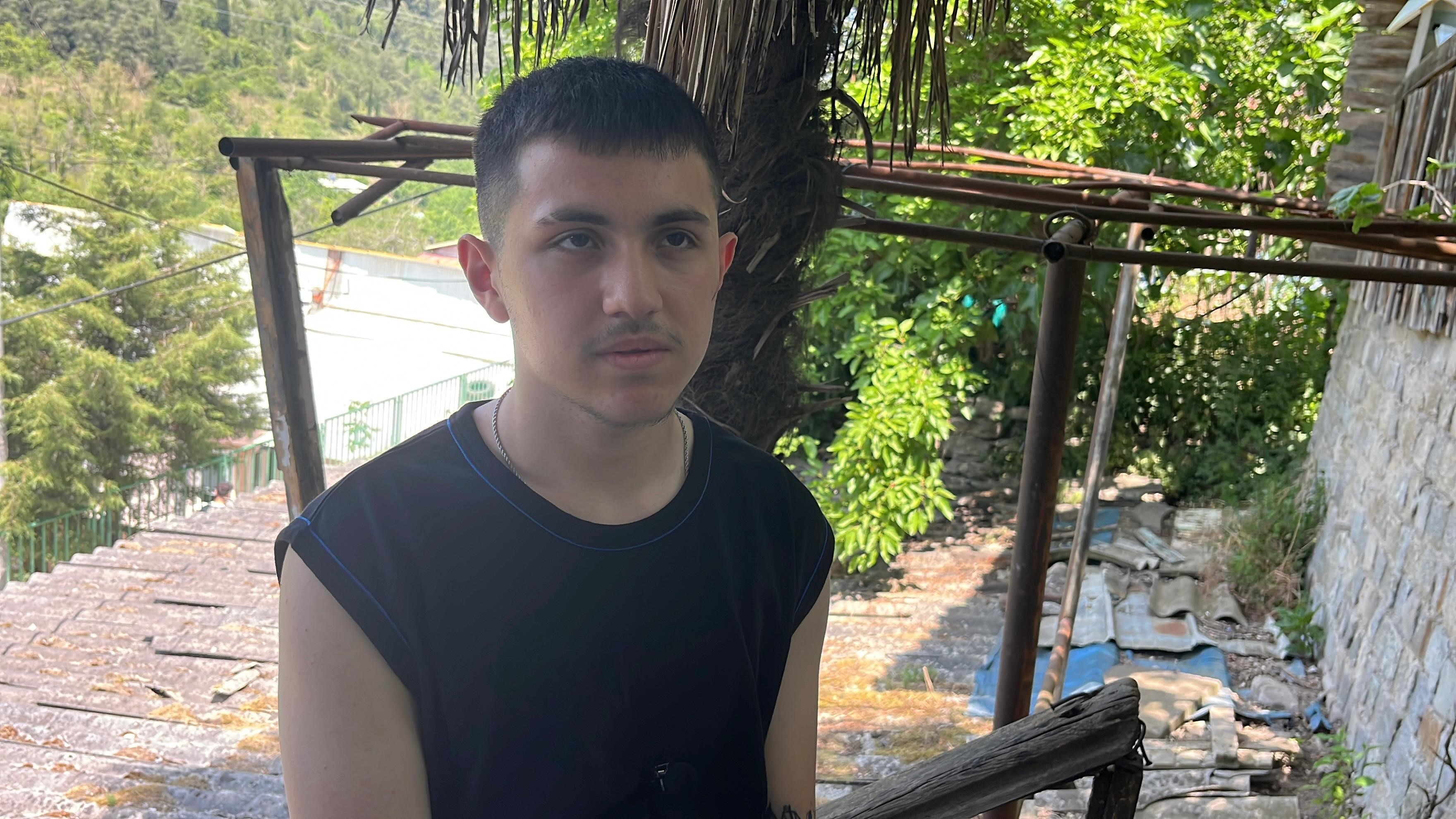 Kocaeli'de İpini Koparan Boğa 3 Metreden Düştü 05