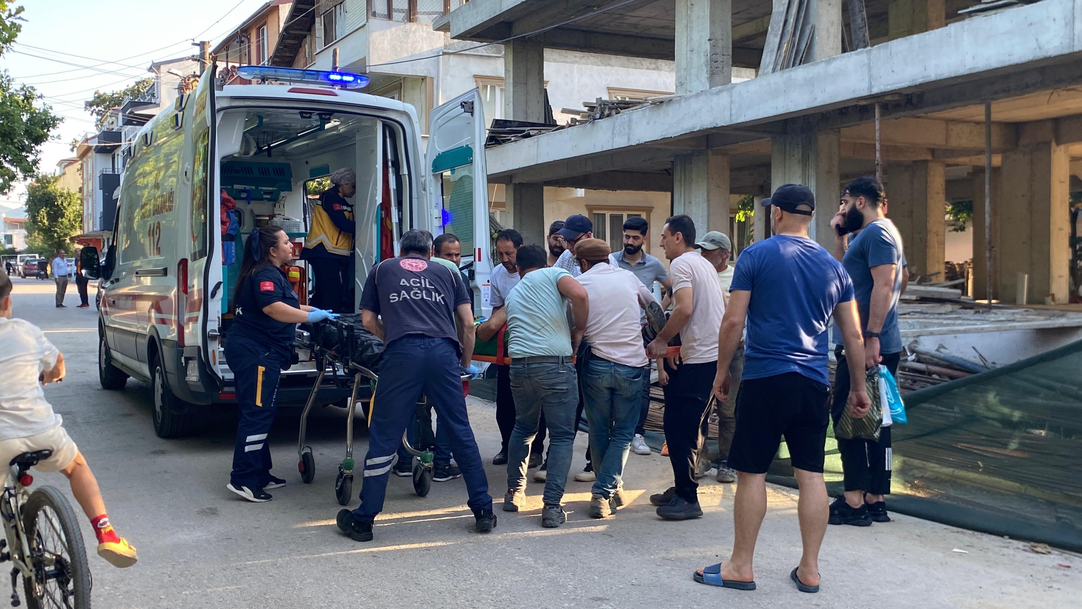 Kocaeli’de İş Kazası! 3. Kattan Demirlerin Üstüne Düştü 02