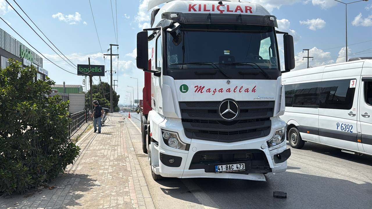 Kocaeli’de Otomobil Devrildi 1 Yaralı 1