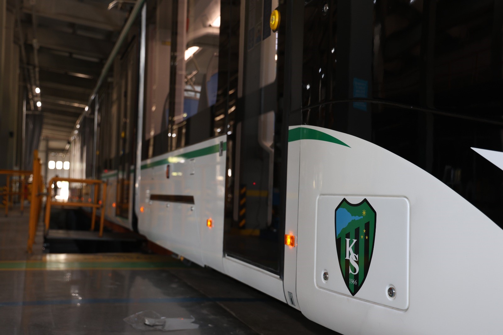 Kocaeli’de Toplu Ulaşımda Yeni Dönem! 6. Tramvay Hizmete Girdi (2)
