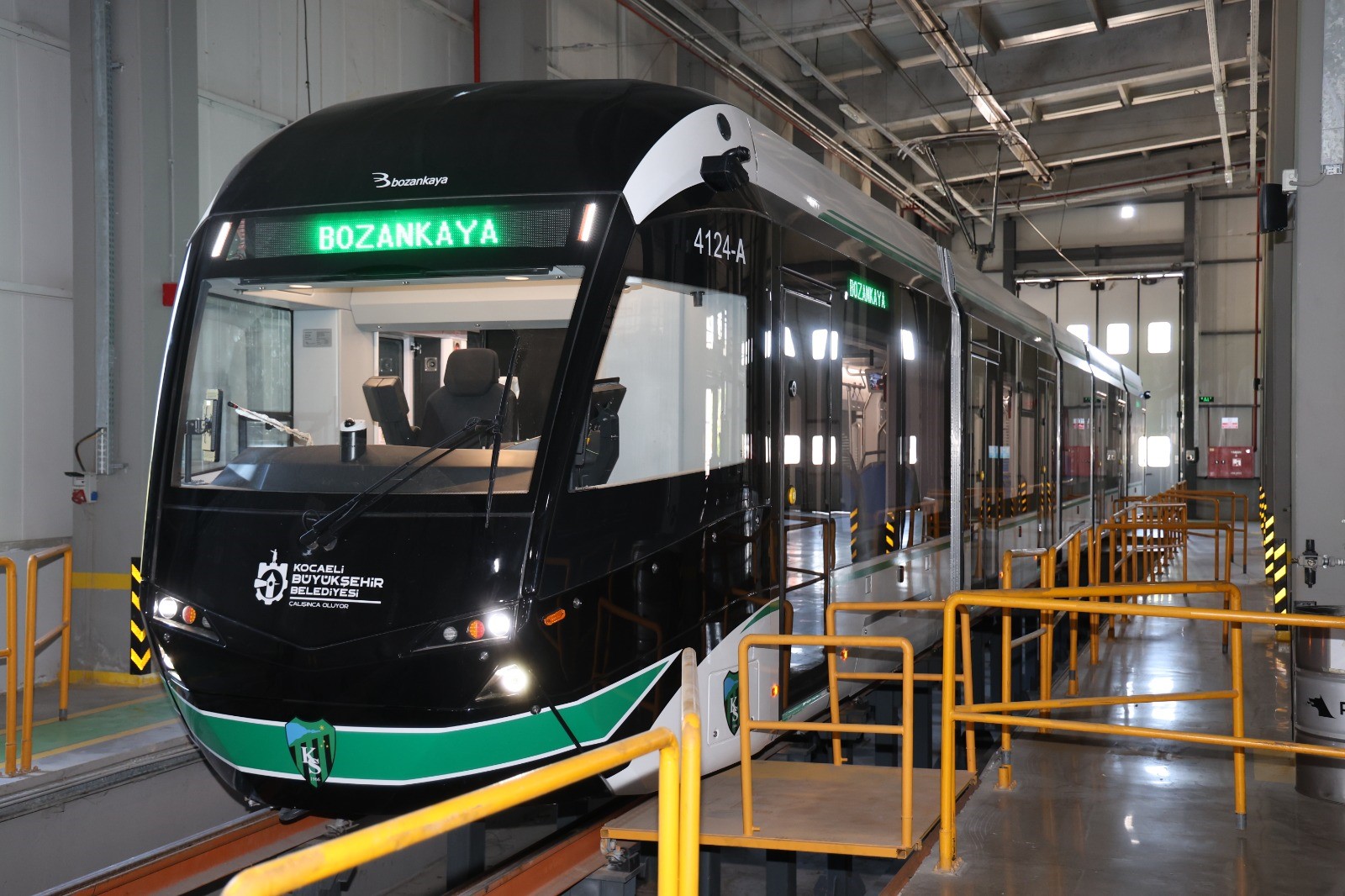Kocaeli’de Toplu Ulaşımda Yeni Dönem! 6. Tramvay Hizmete Girdi (4)