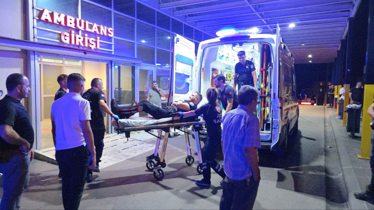 Kocaeli’de Yunus Timi Kaza Yaptı 2 Polis Yaralandı