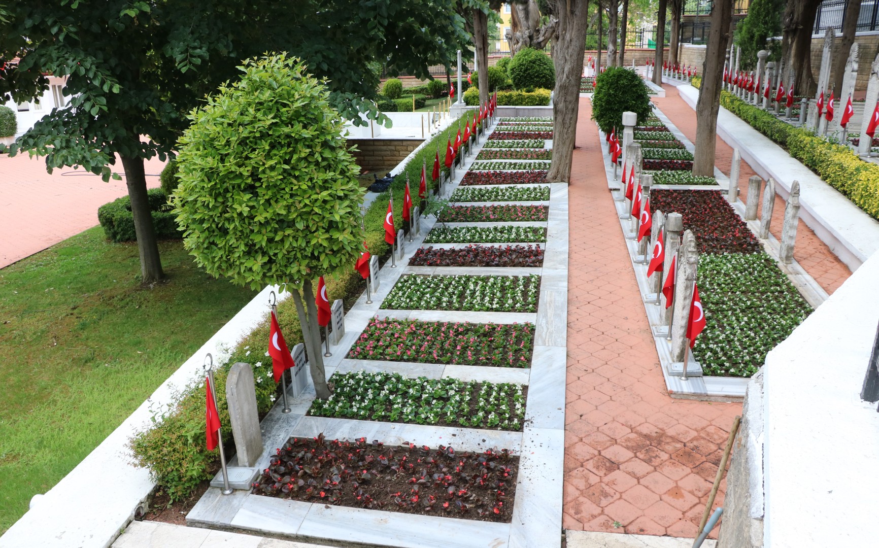 Kocaeli'nde Mezarlıklar Bayram Ziyaretine Hazır (8)