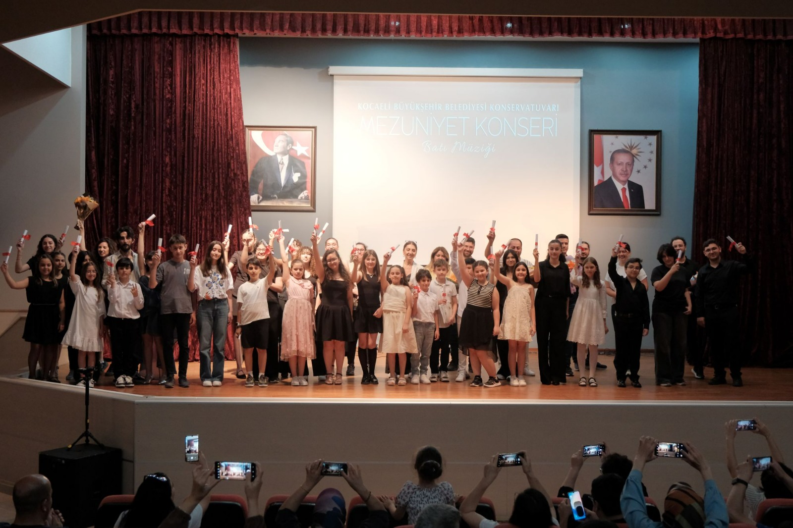 Konservatuvarda Mezuniyet Coşkusu (11)