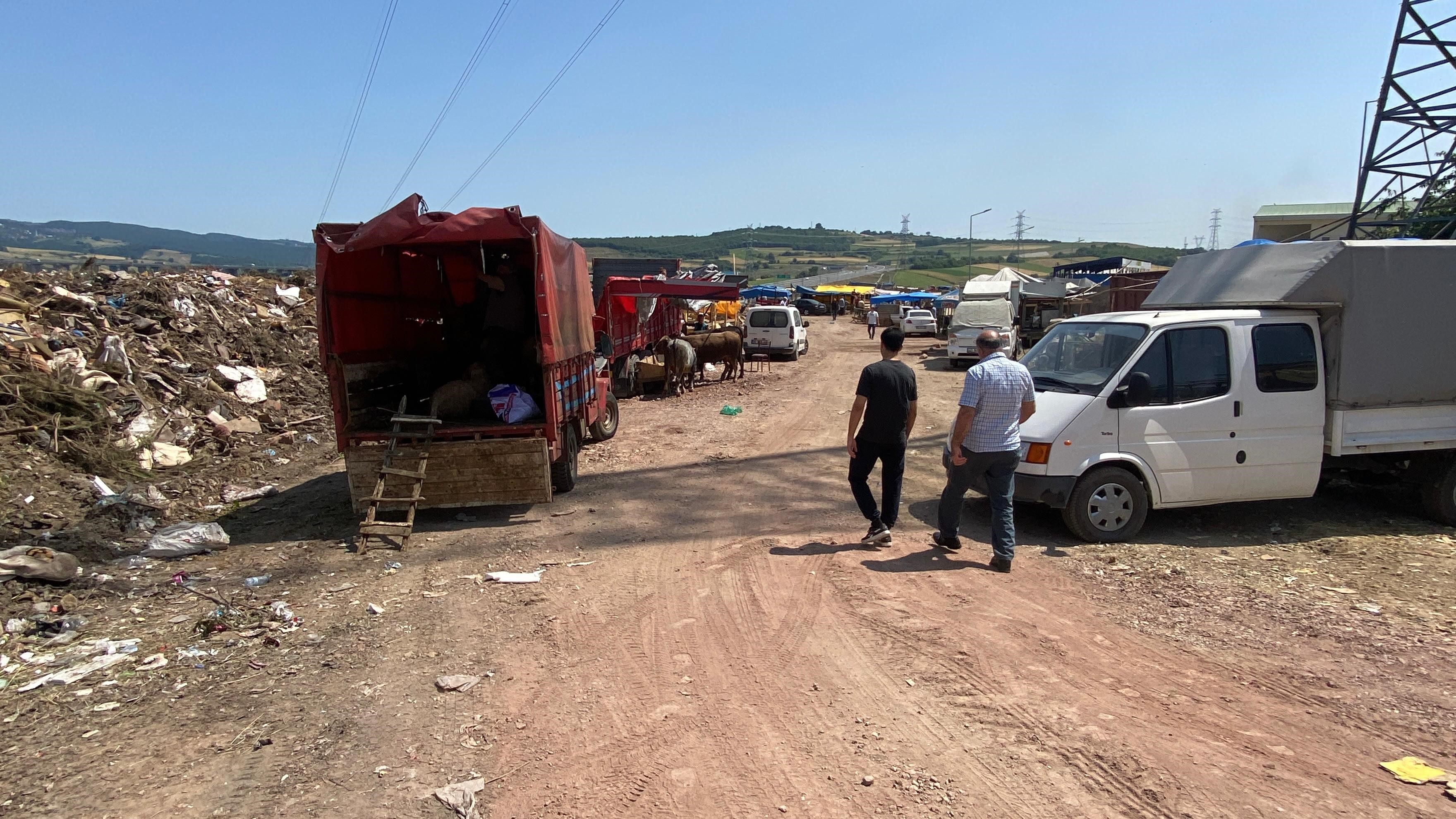 Köylüye Kurbanlık Eziyeti! Çöplük Alanda Yer Verdiler 01