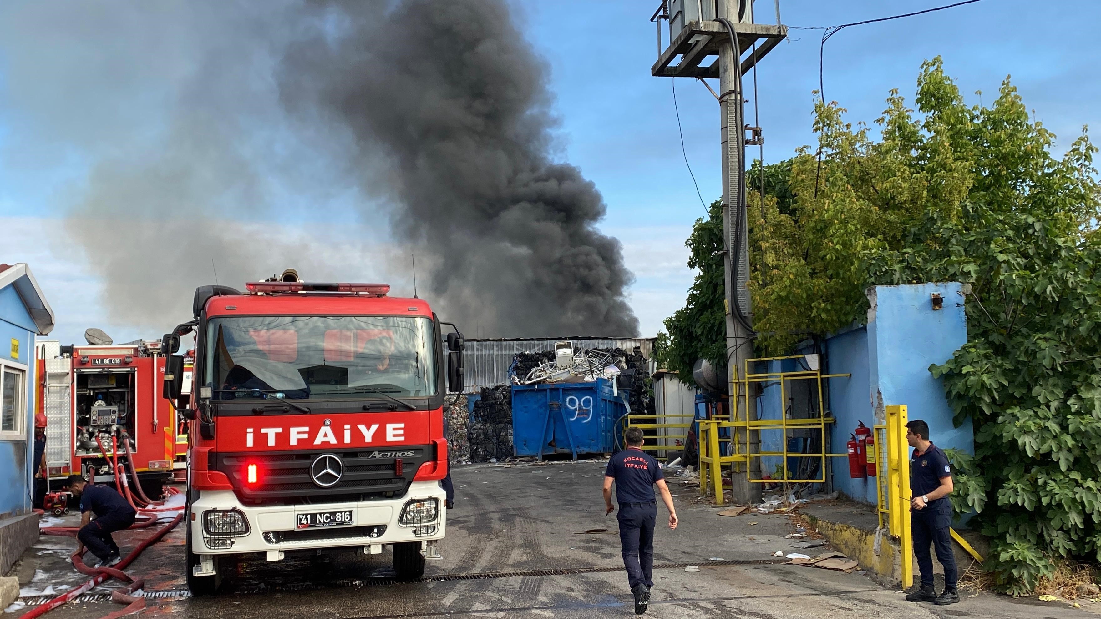 Kullar'da Korkutan Yangın 04