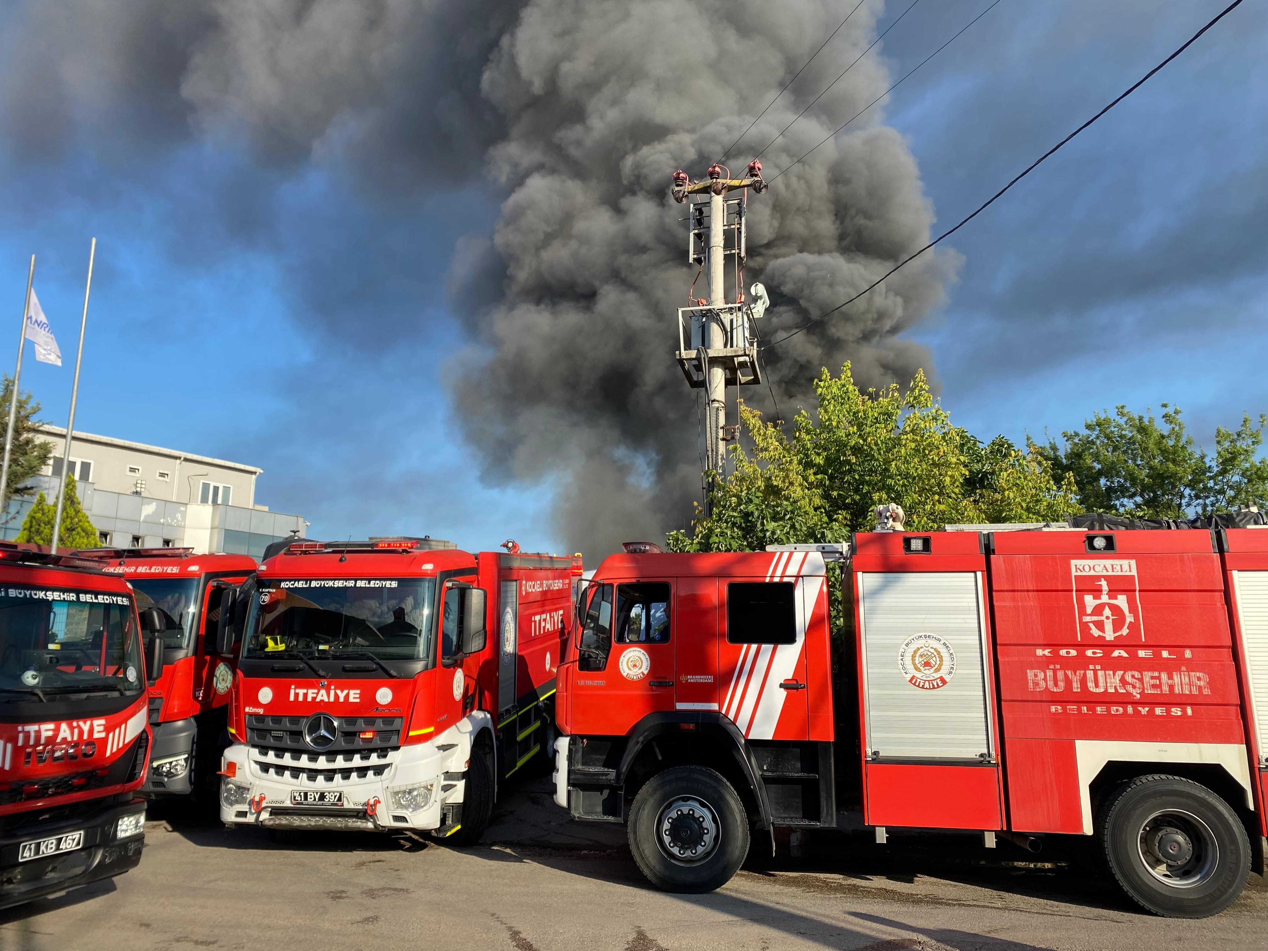Kullar'da Korkutan Yangın 06