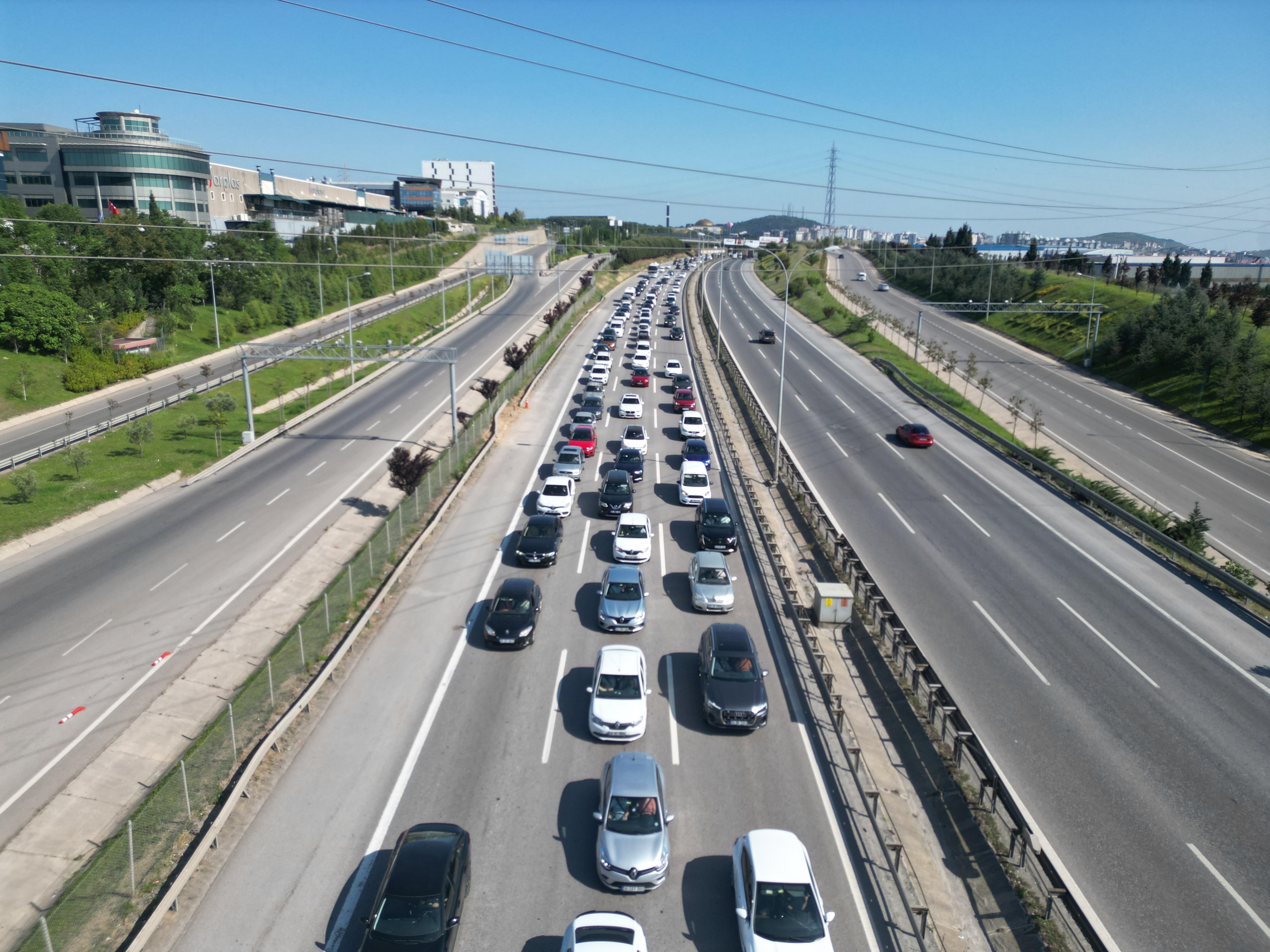 Kurban Bayramı Dönüşünde Kocaeli’de Trafik Kilitlendi 01