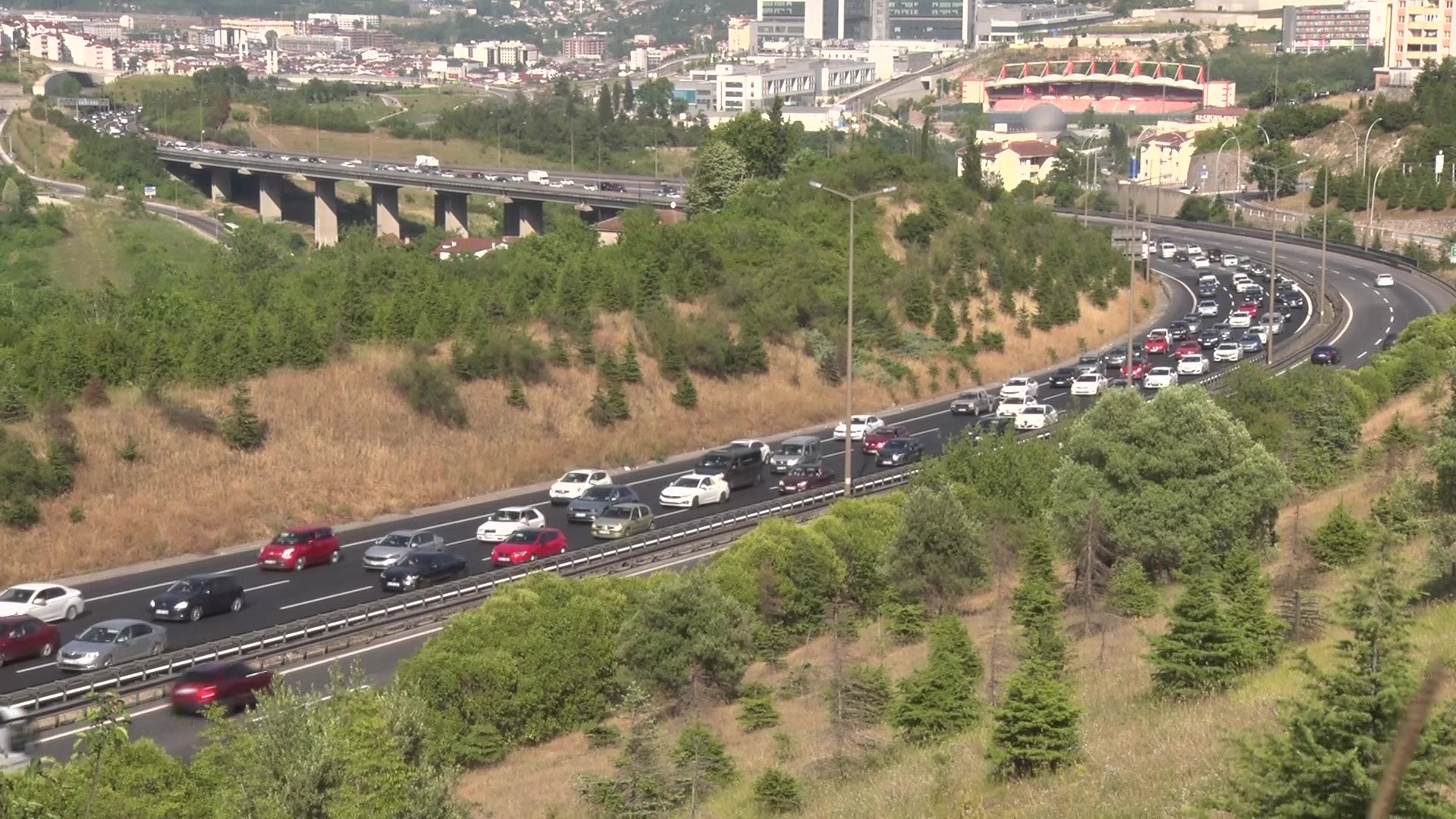 Kurban Bayramı Dönüşünde Kocaeli’de Trafik Kilitlendi 06