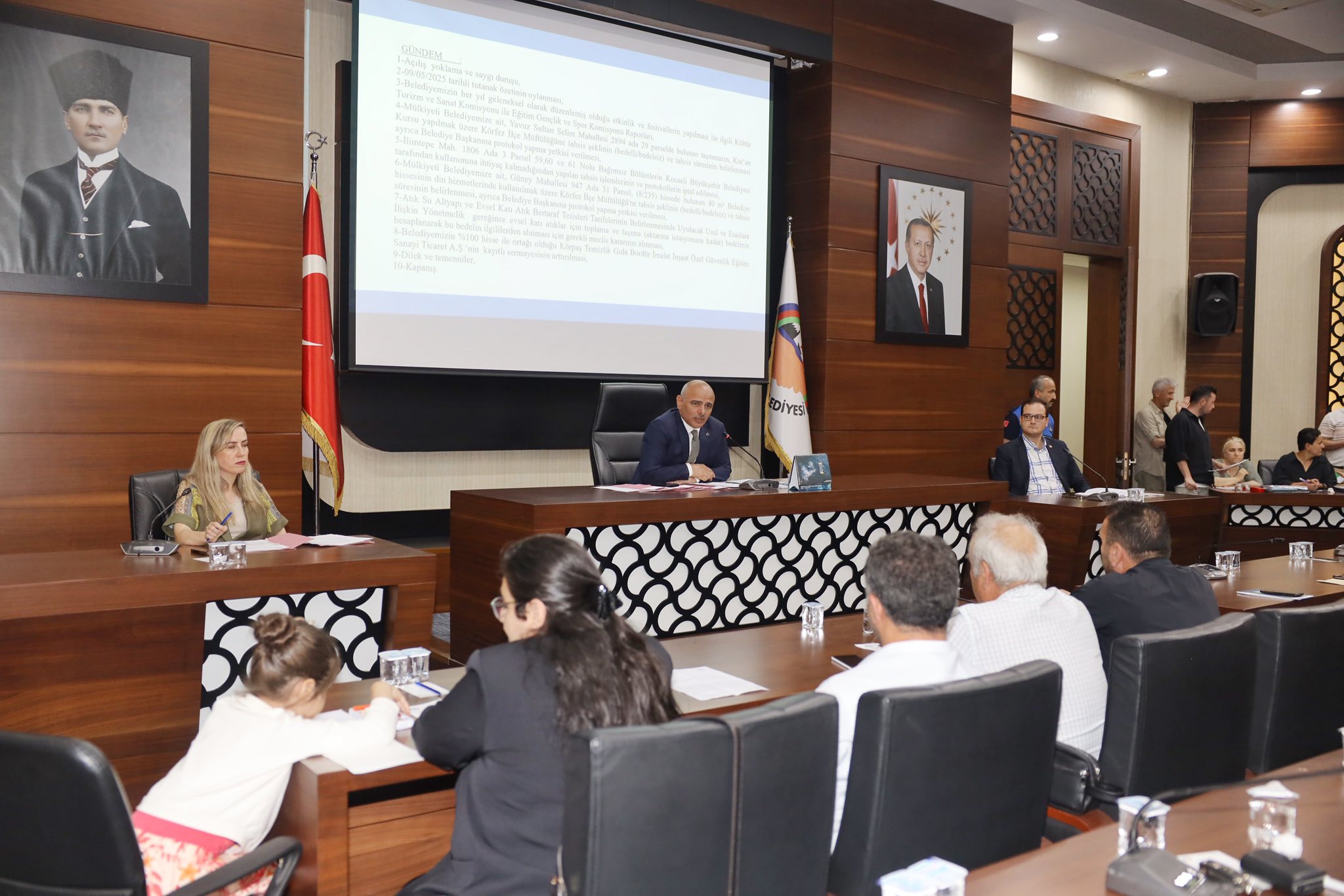 Mecli̇s Toplantisi (1)