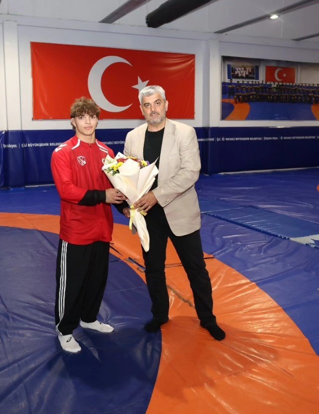 Milli Güreşçimize Harika Karşılama Töreni 1