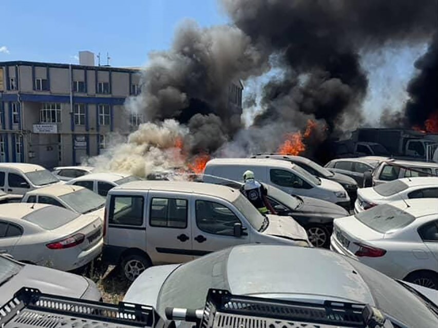 Ot Yangını, Yediemin Otoparkını Sardi