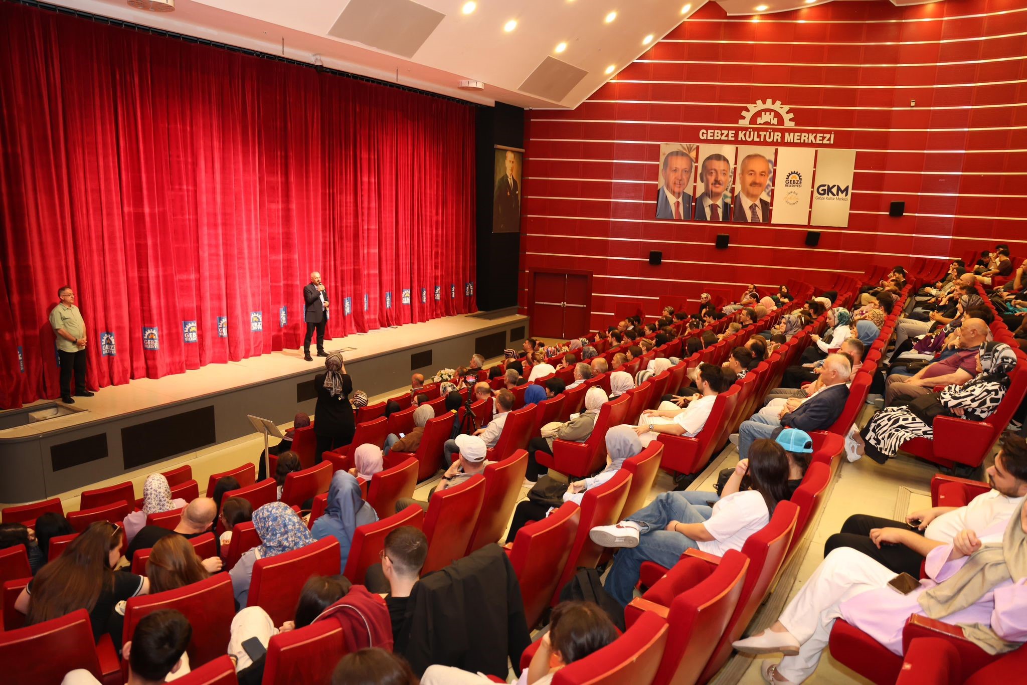 Sanatseverlerden Yuvasız Kadınlar Oyununa Tam Not 04