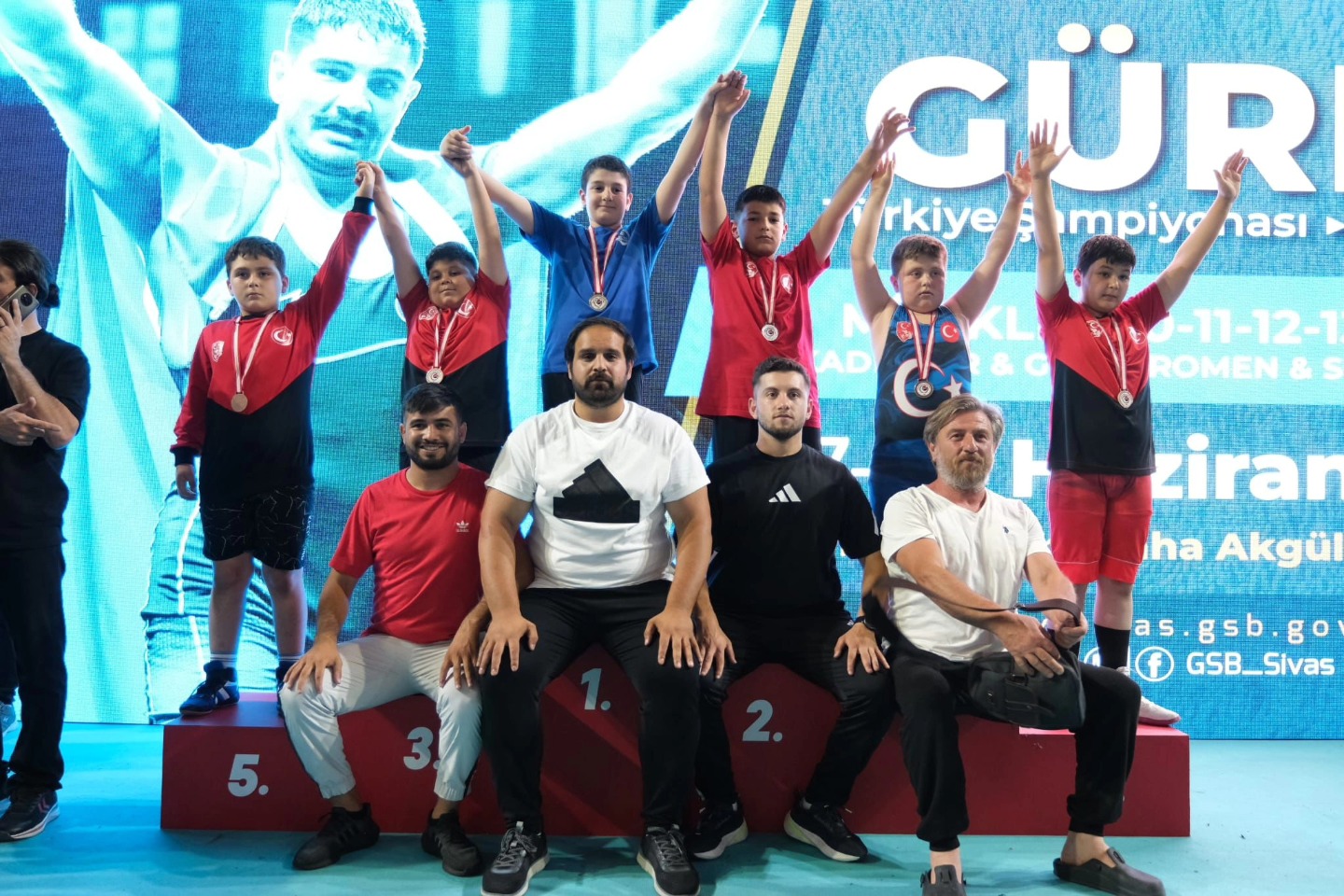 Sivas’ta Kağıtspor Rüzgarı Esti 1