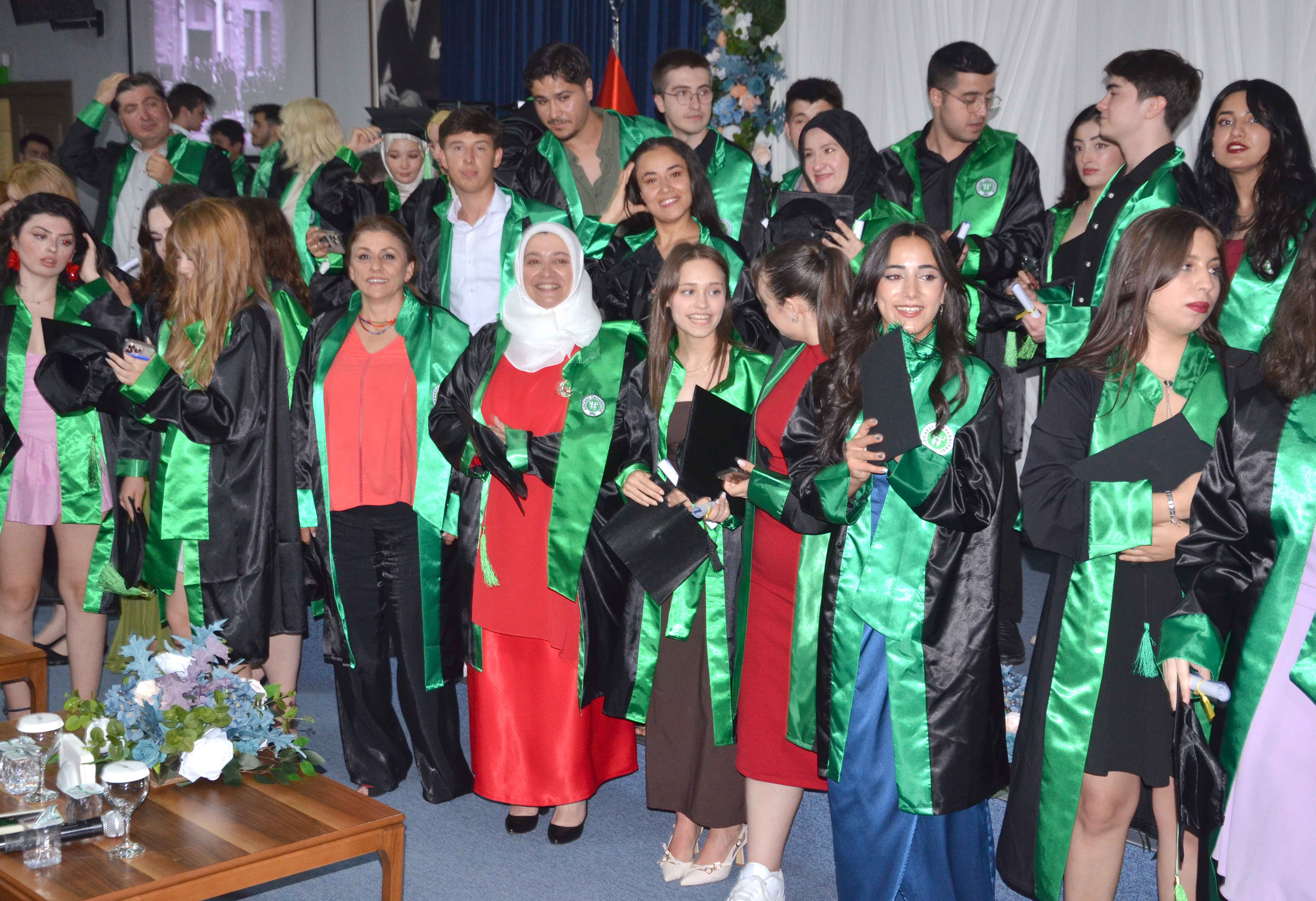 Yarım Kalan Hayaller Gerçek Oldu! “34 Yaş Üstü Kadınlar Kontenjanıyla Diplomalarını Aldılar (4)