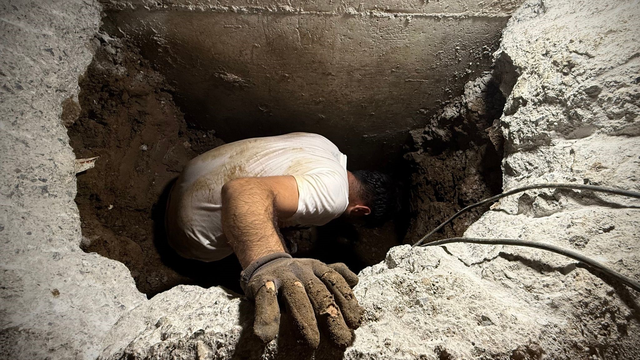 7 Günlük Umut Mücadelesi! Mahsur Kalan Yavru Kedi Kurtarıldı (6)