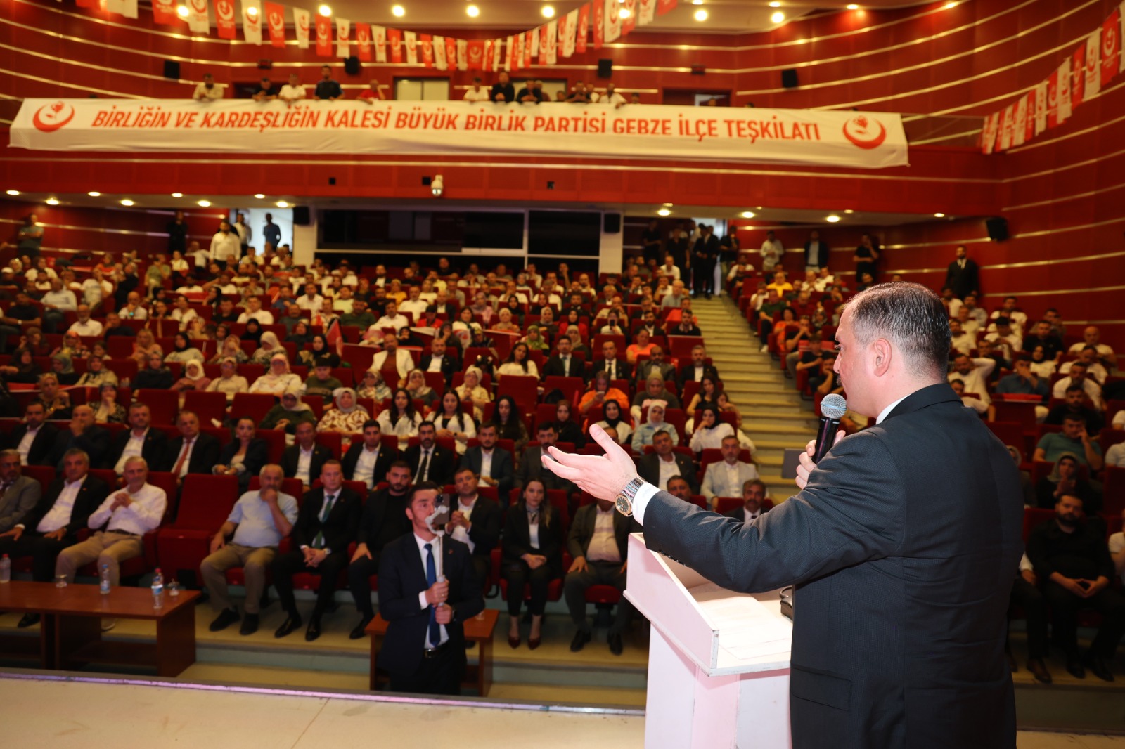 Bbp Gebze’de Kongre Coşkusu Emre Özyürek Güven Tazeledi
