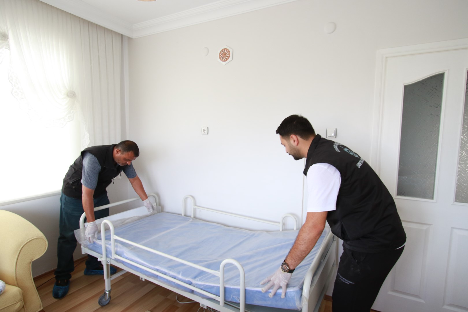 Büyükşehir'den 15 Bin Vatandaşa Hasta Karyolası (3) (Büyük)
