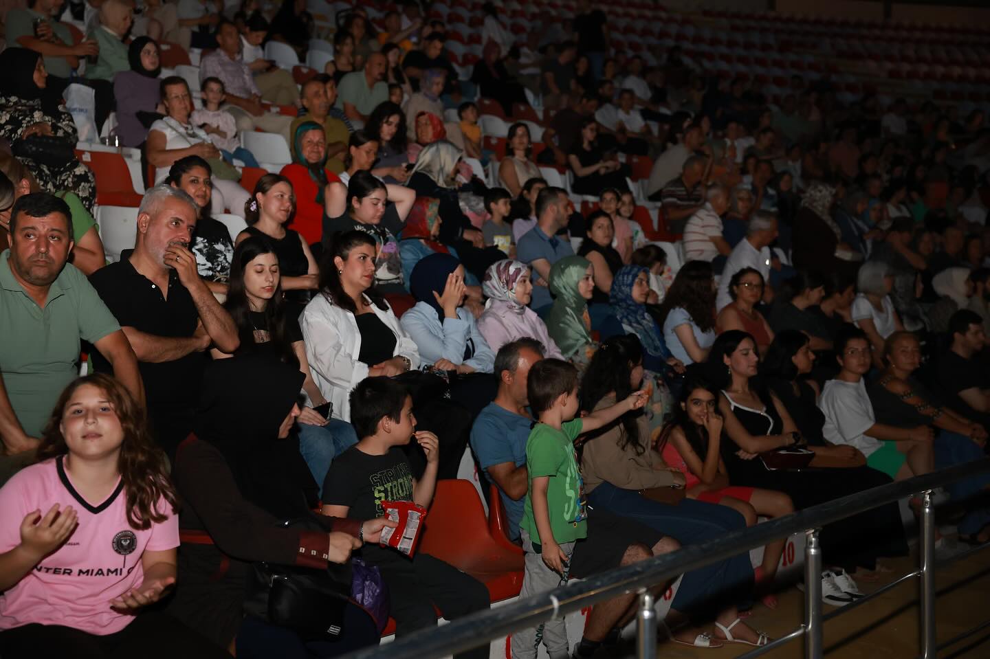 Derince’de “Hiç Kimsenin Öyküsü”Ne Yoğun İlgi (4)