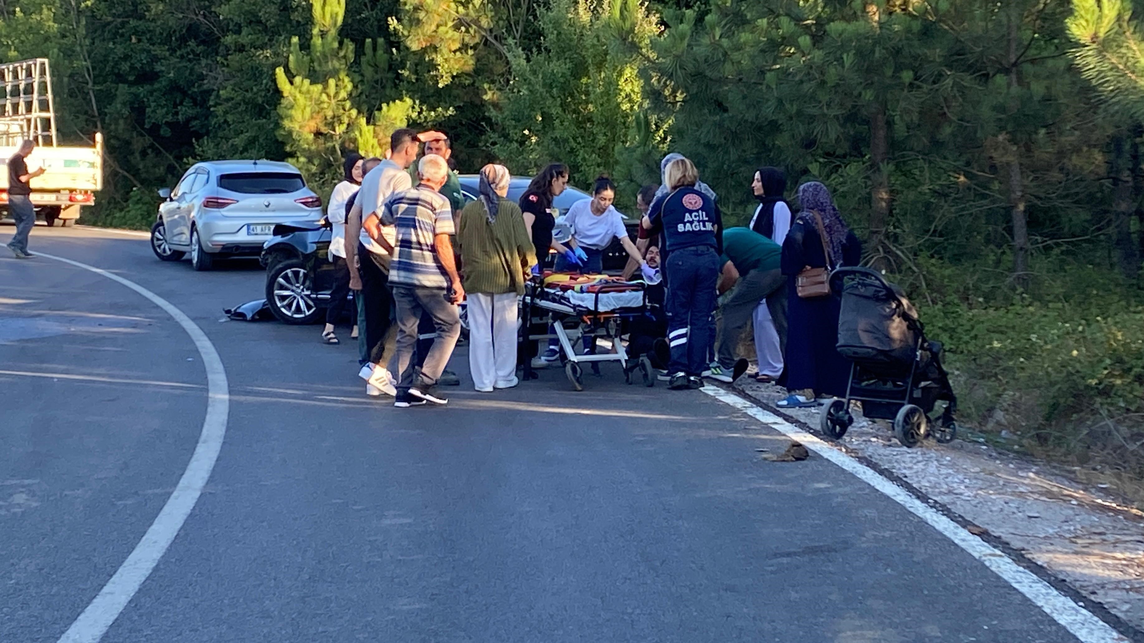 Derince’de İki Otomobil Çarpıştı 1 Yaralı (1)-1