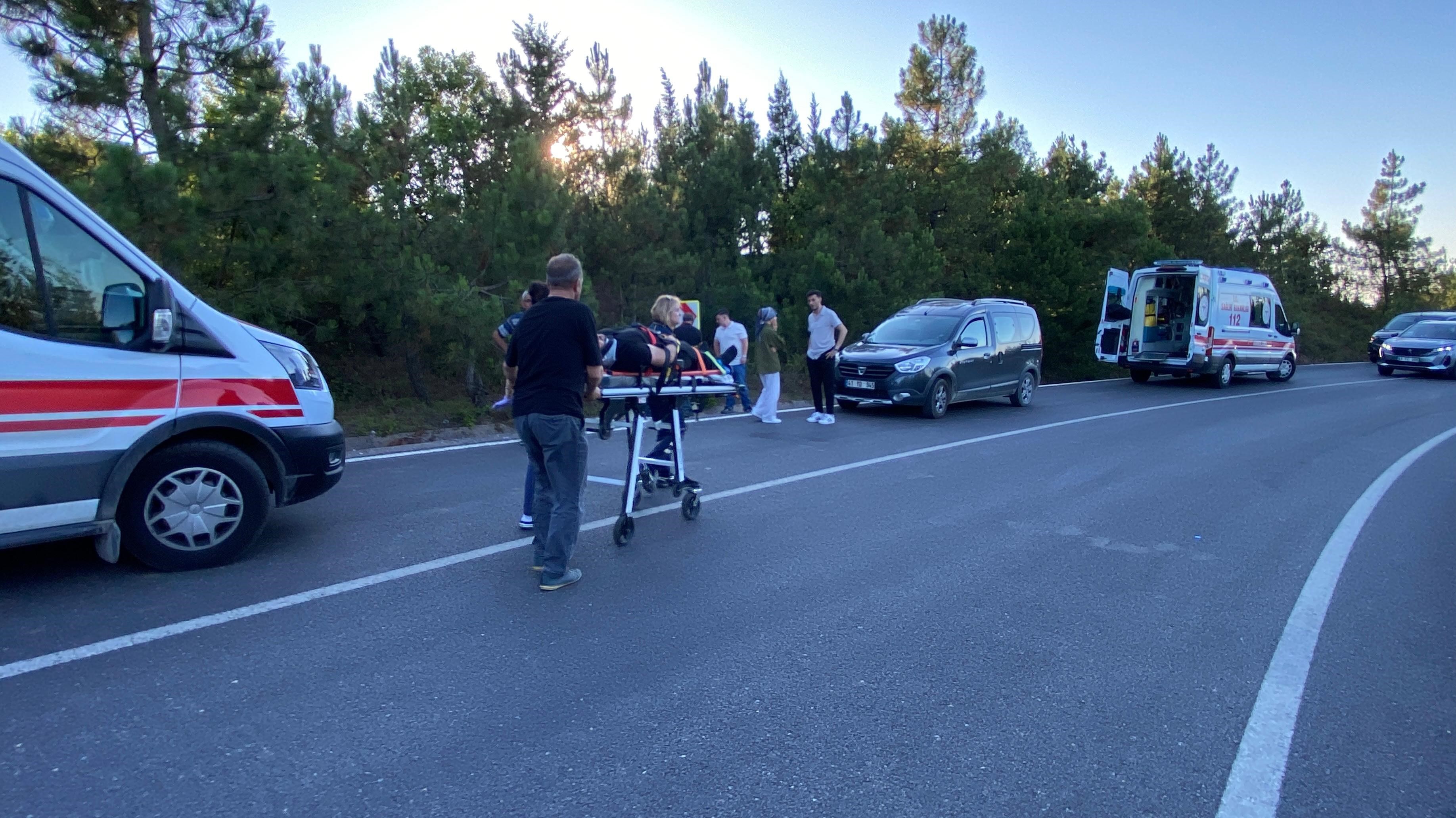 Derince’de İki Otomobil Çarpıştı 1 Yaralı (3)