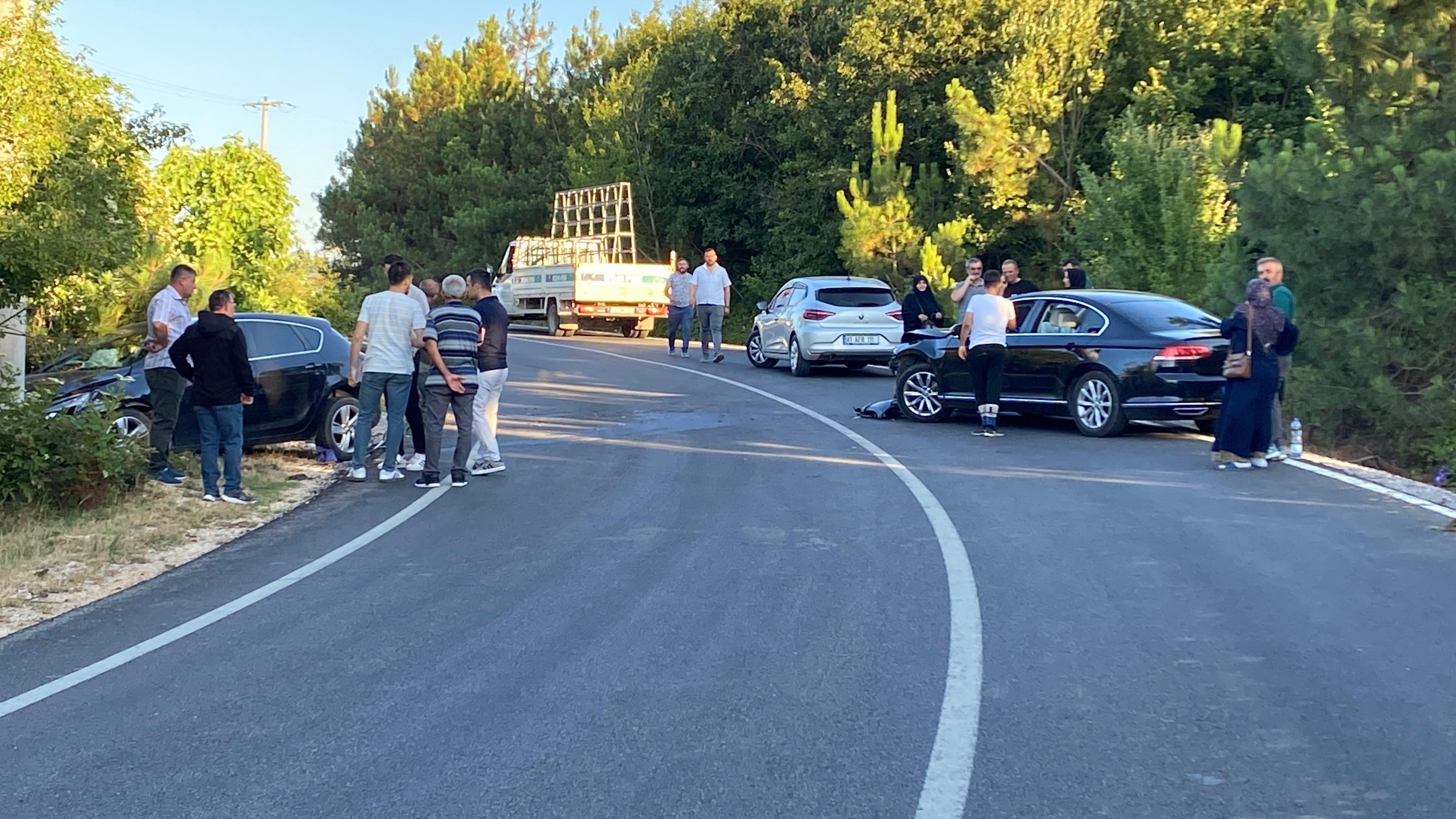 Derince’de İki Otomobil Çarpıştı 1 Yaralı (6)