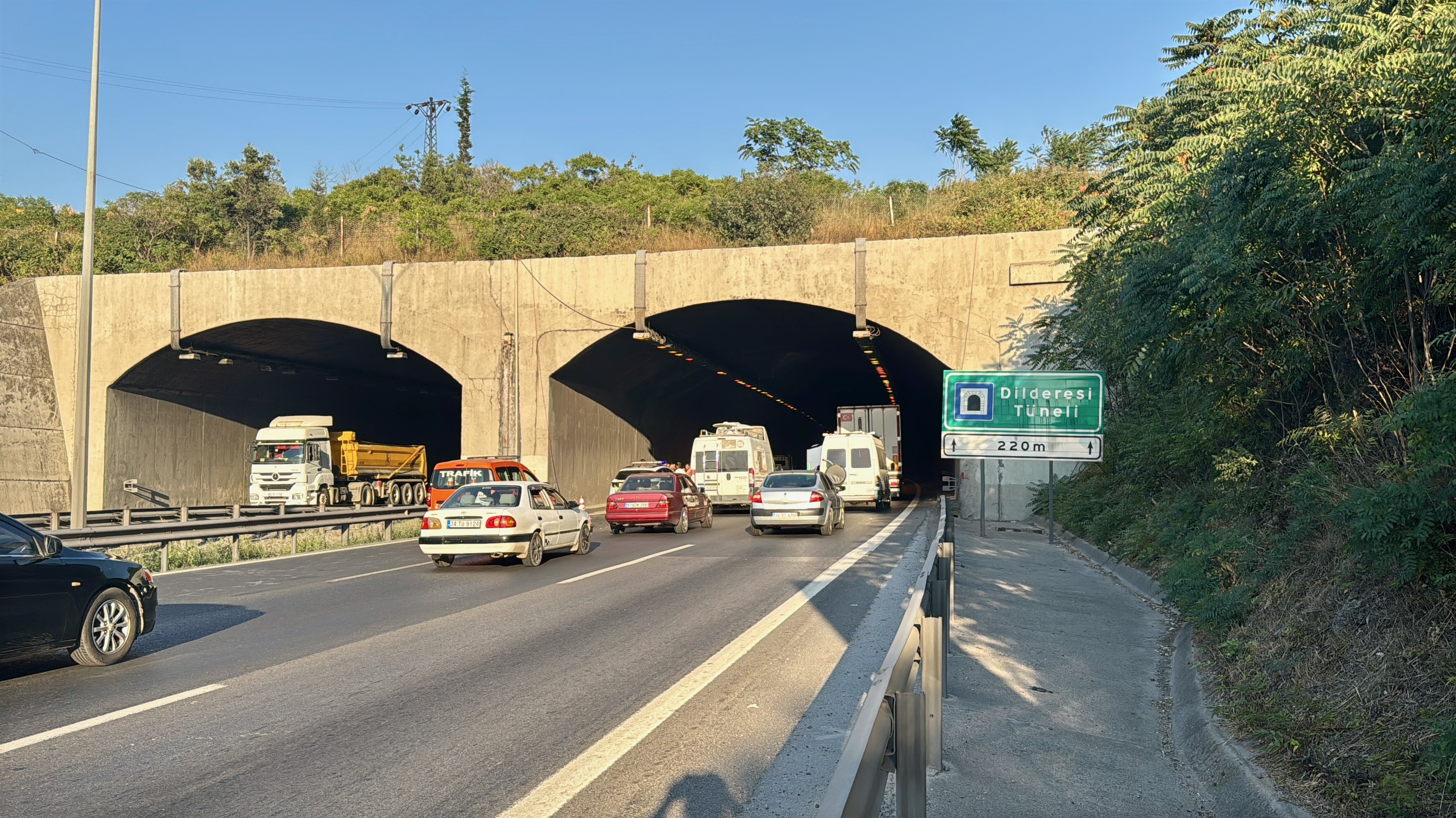 Diliskelesi Tüneli’nde Zincirleme Kaza! (8)