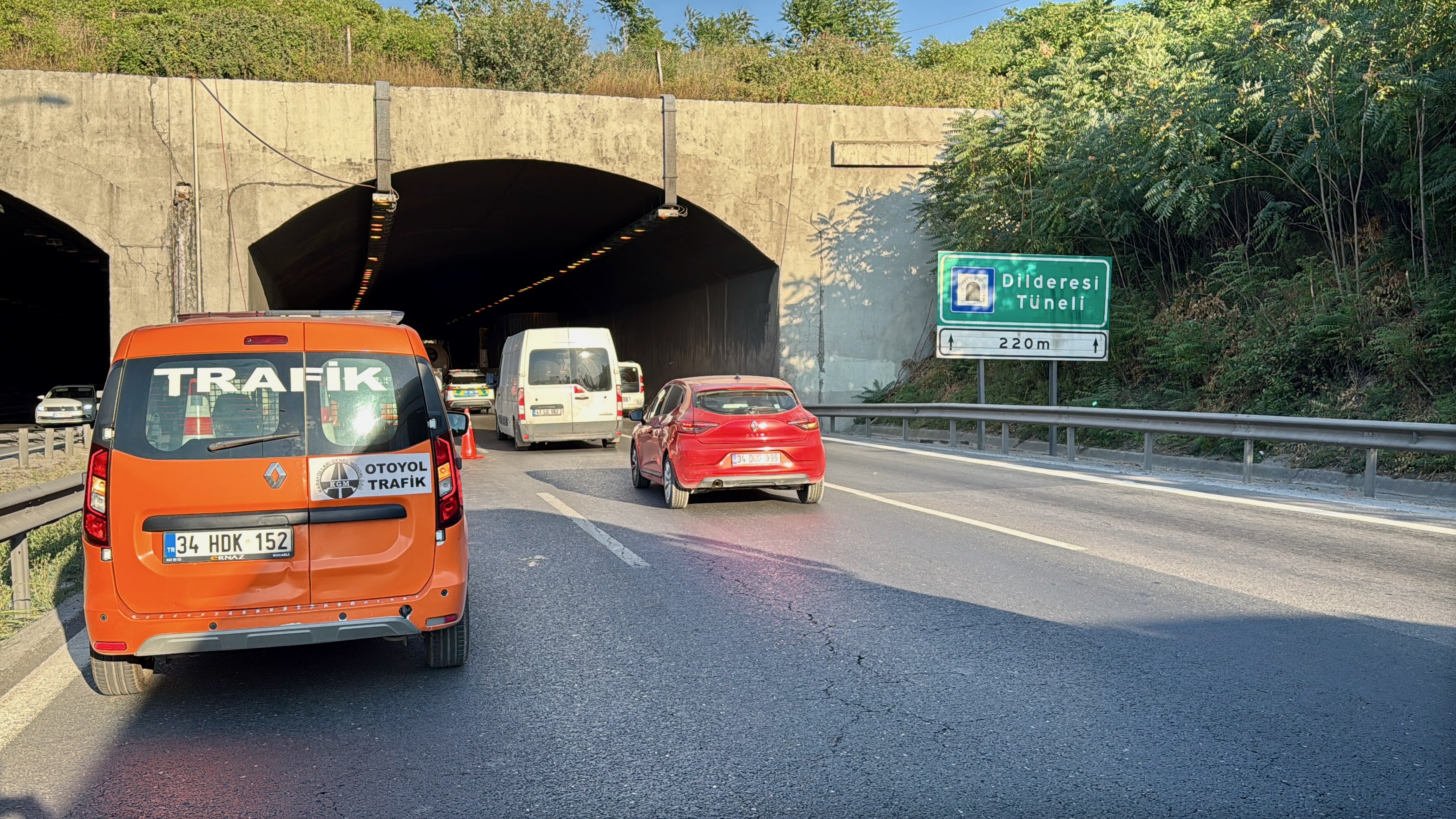 Diliskelesi Tüneli’nde Zincirleme Kaza! (9)