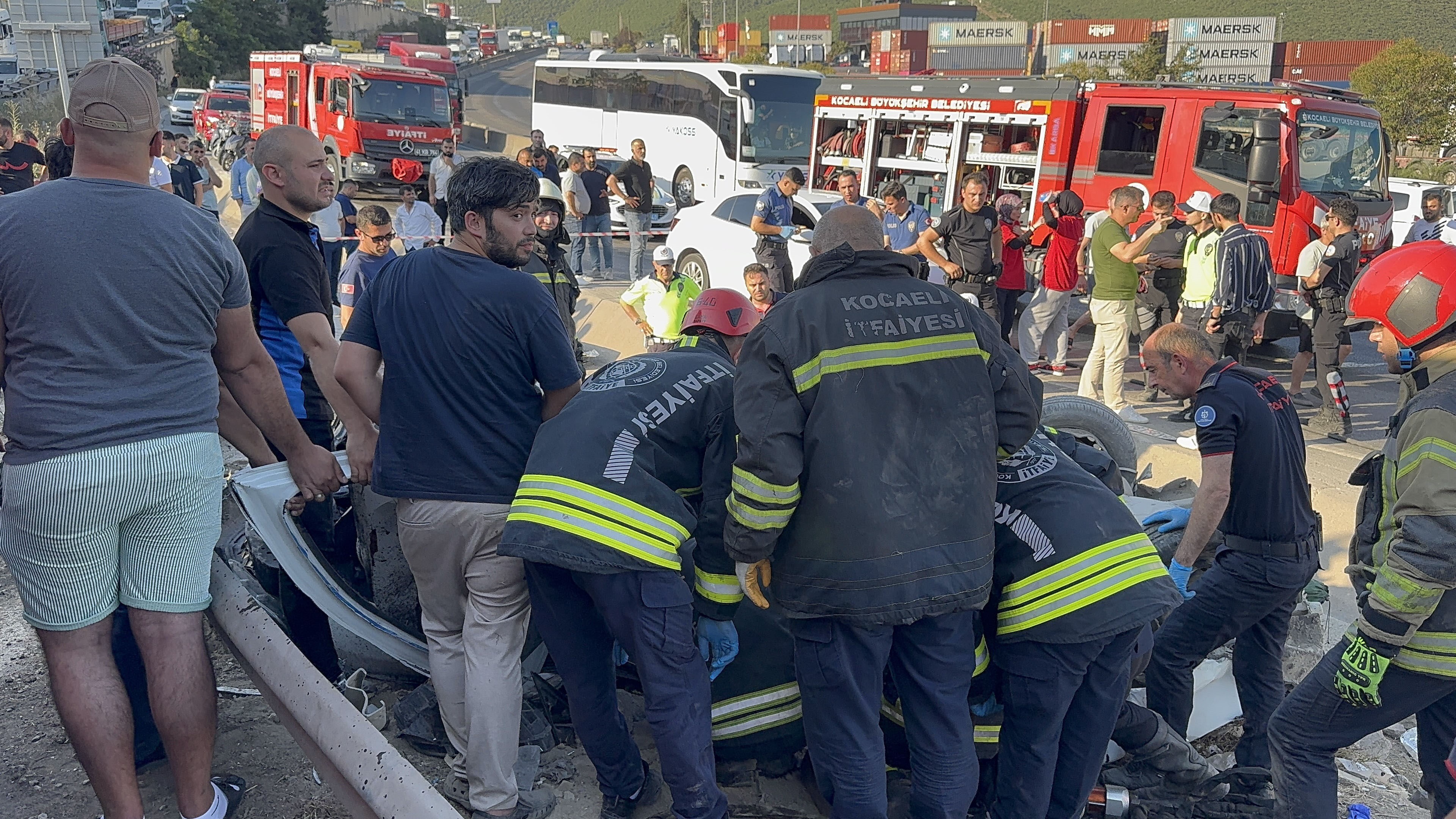 Dilovası Rampası’nda Zincirleme Kaza! Can Kaybı Ve Yaralılar Var (13)