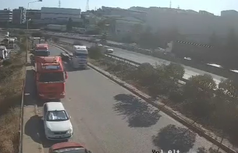 Dilovası Rampası’nda Zincirleme Kaza! Can Kaybı Ve Yaralılar Var (15)