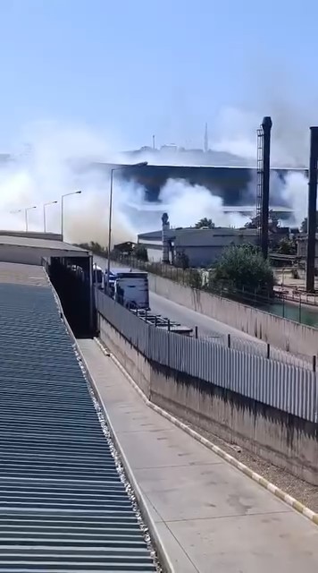 Dilovası’ndaki Demir Çelik Fabrikasında Korkutan Patlama! (1)