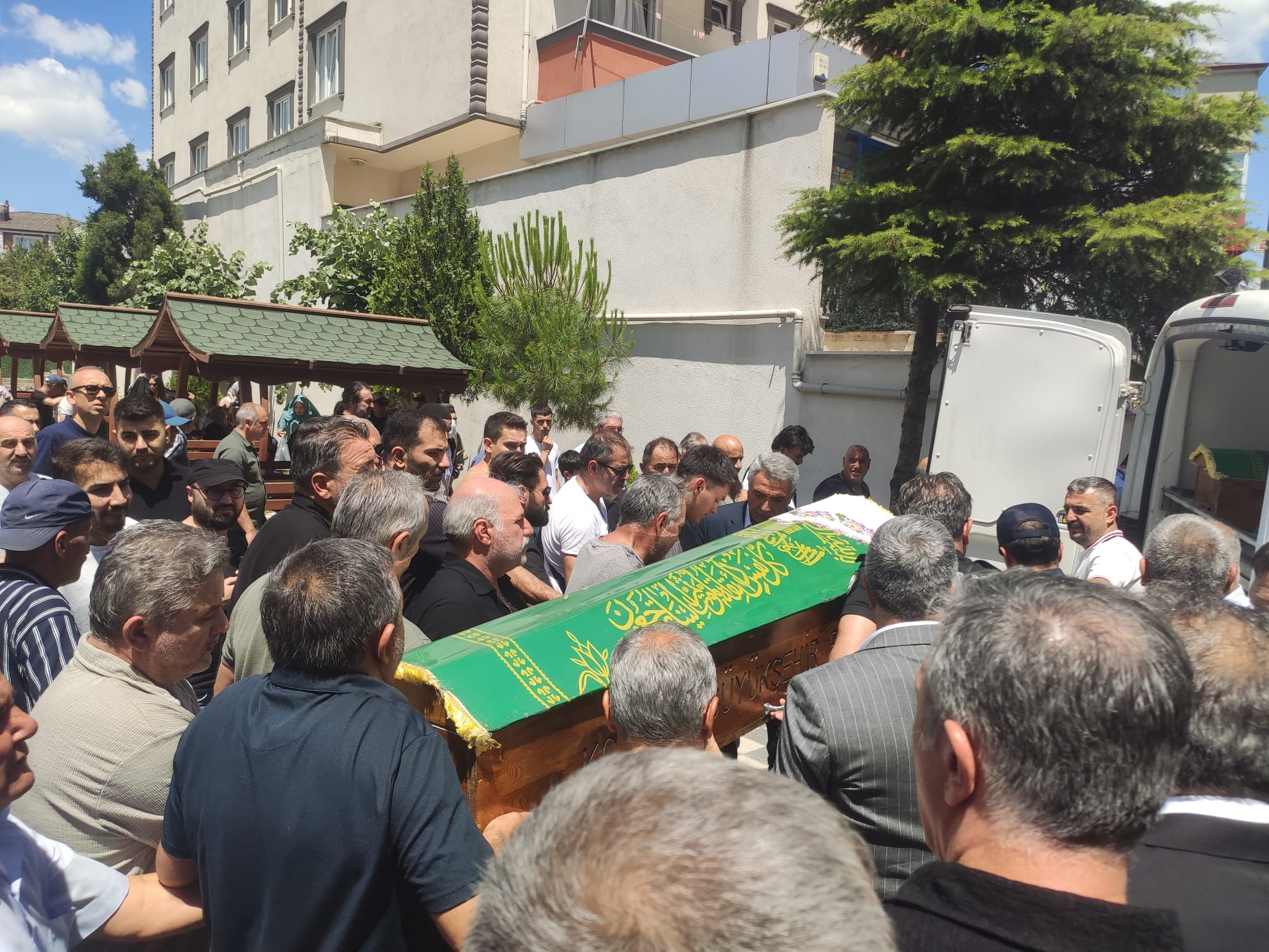 Dilovası’nın Asırlık Çınarı Şükriye Yılandiloğlu Vefat Etti (2)