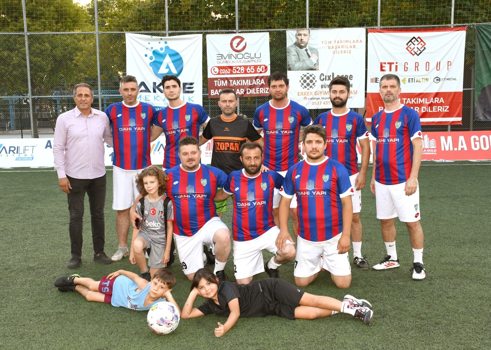 Esnaflar Futbol Turnuvasında İlk Gün 19 Gol Atıldı (1)