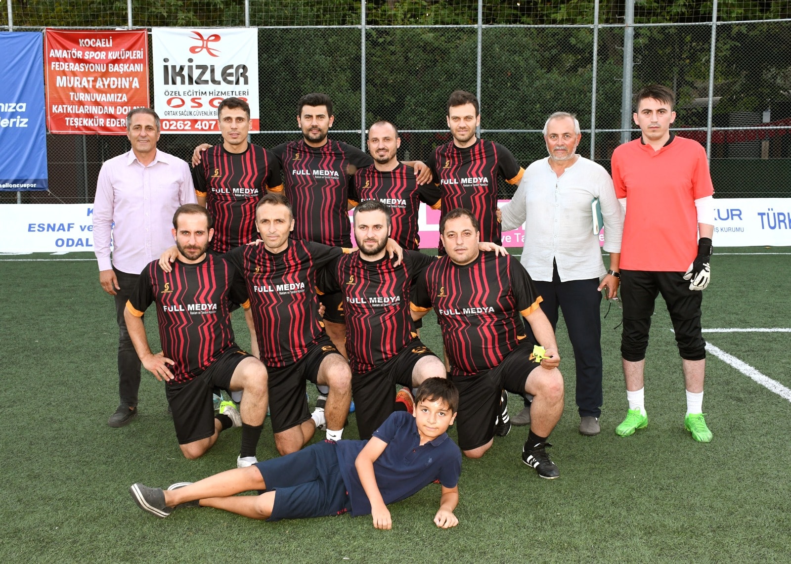 Esnaflar Futbol Turnuvasında İlk Gün 19 Gol Atıldı (2)