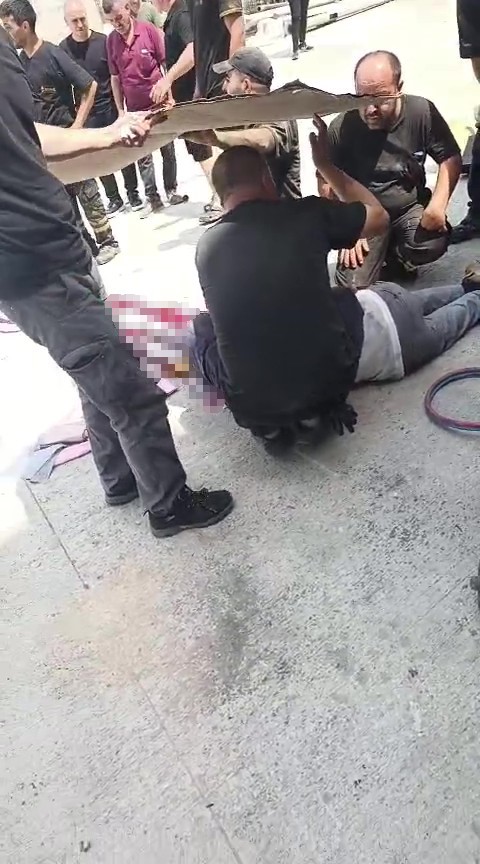 Gebze'de Feci Iş Kazası! Damper Kapağına Sıkışan Şoför Hayatını Kaybetti (6)