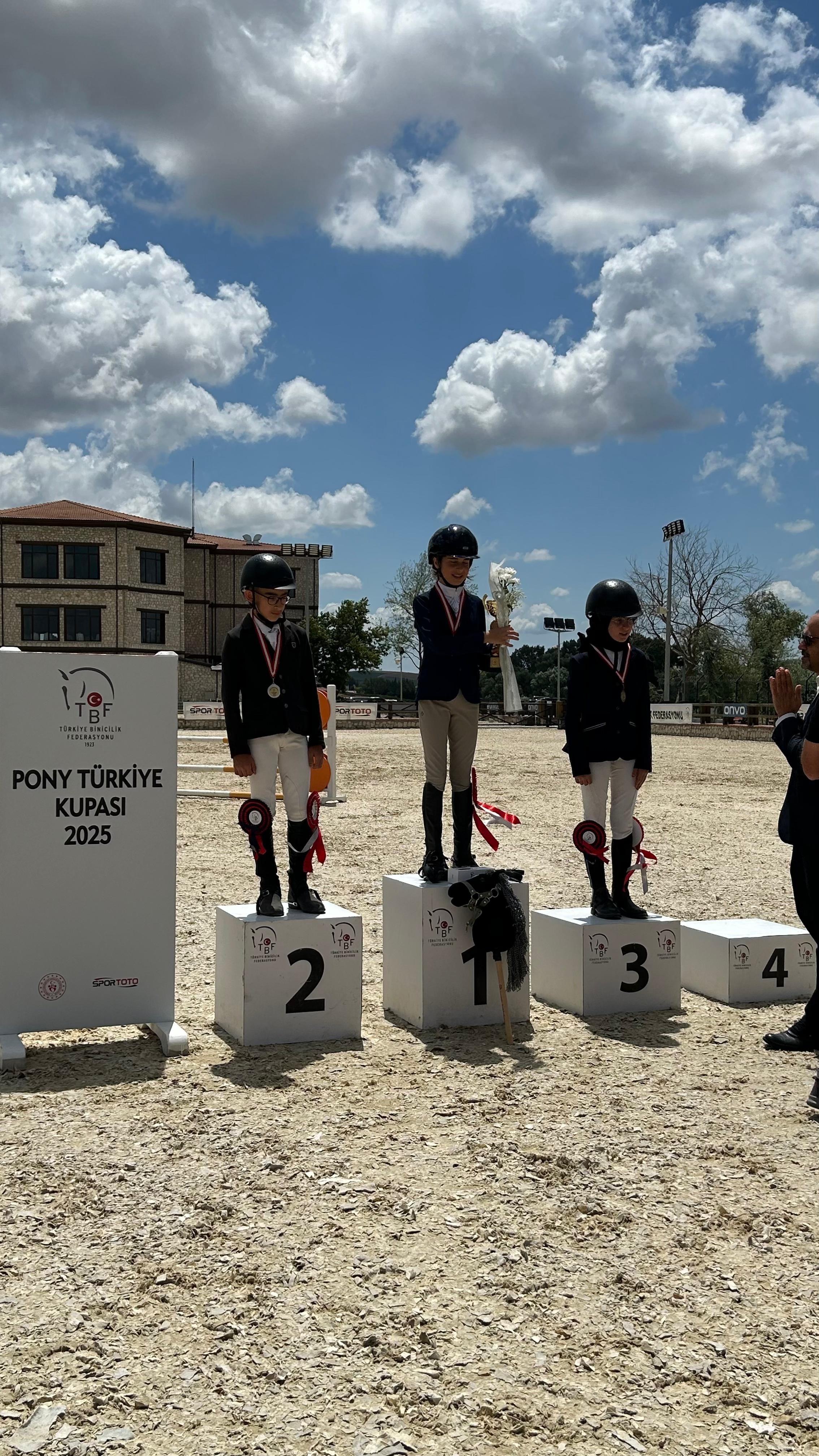 Gebzeli Sporcular Pony Türkiye Kupası’ndan Derecelerle Döndü (1)