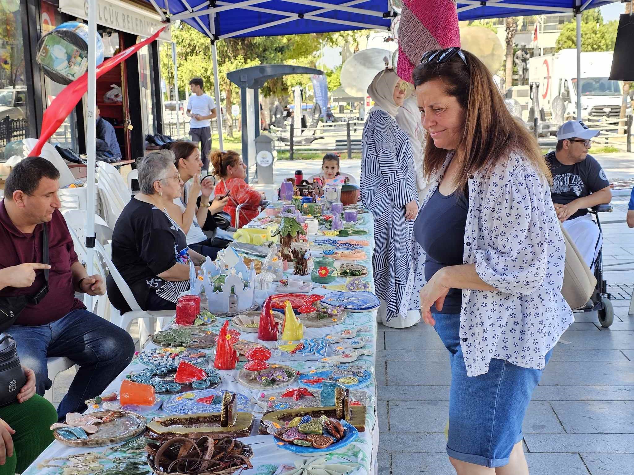 Gölcük’te Engelsiz Kursiyerlerden Sergi (2)