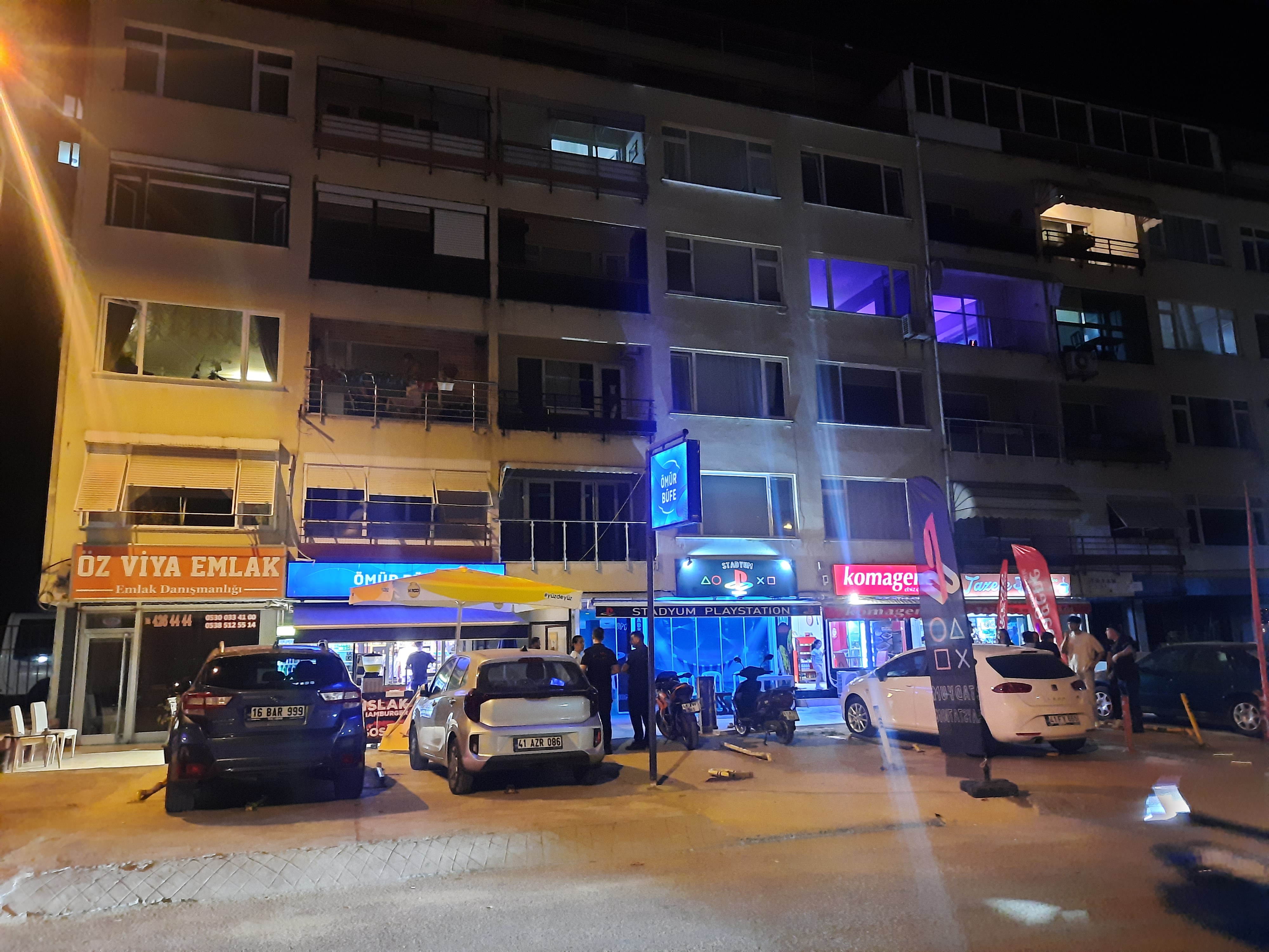 Gölcük’te Gaz Kokusu Paniğe Neden Oldu! Apartman Tahliye Edildi (6)