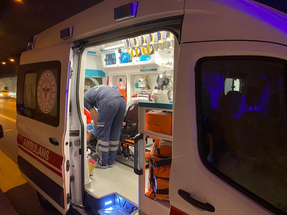 Gültepe Tüneli'nde Zincirleme Kaza! 2 Yaralı (4)