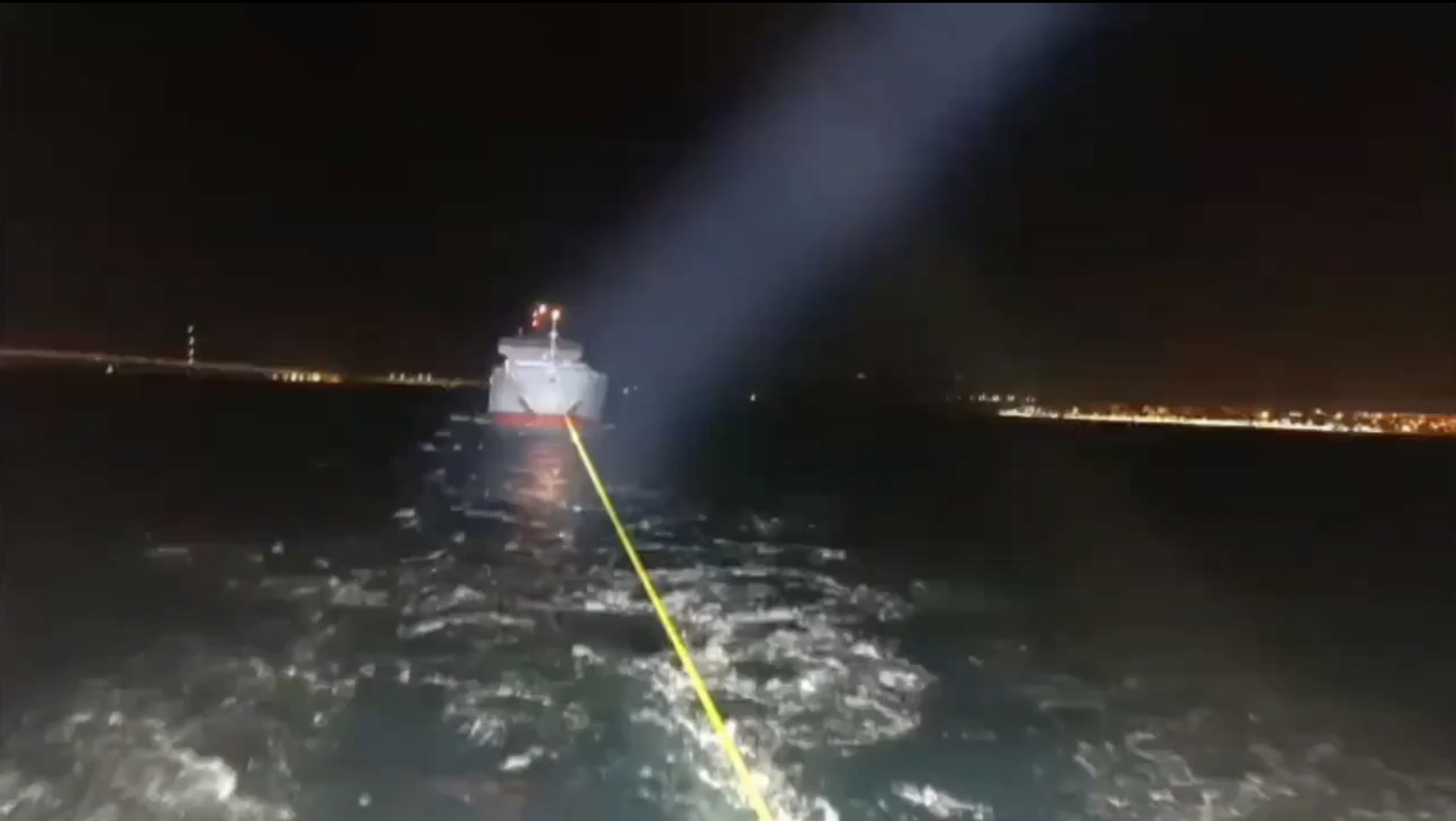 İspanya’dan Kocaeli’ye Yük Taşıyan Gemi Çanakkale Boğazı’nda Arıza Yaptı (1)