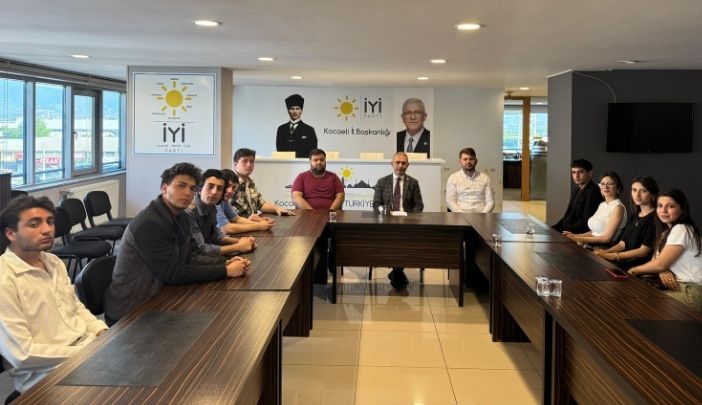 İyi̇ Partili Gençlerden Tepki! “Gençliği Susturamayacaksınız” 1