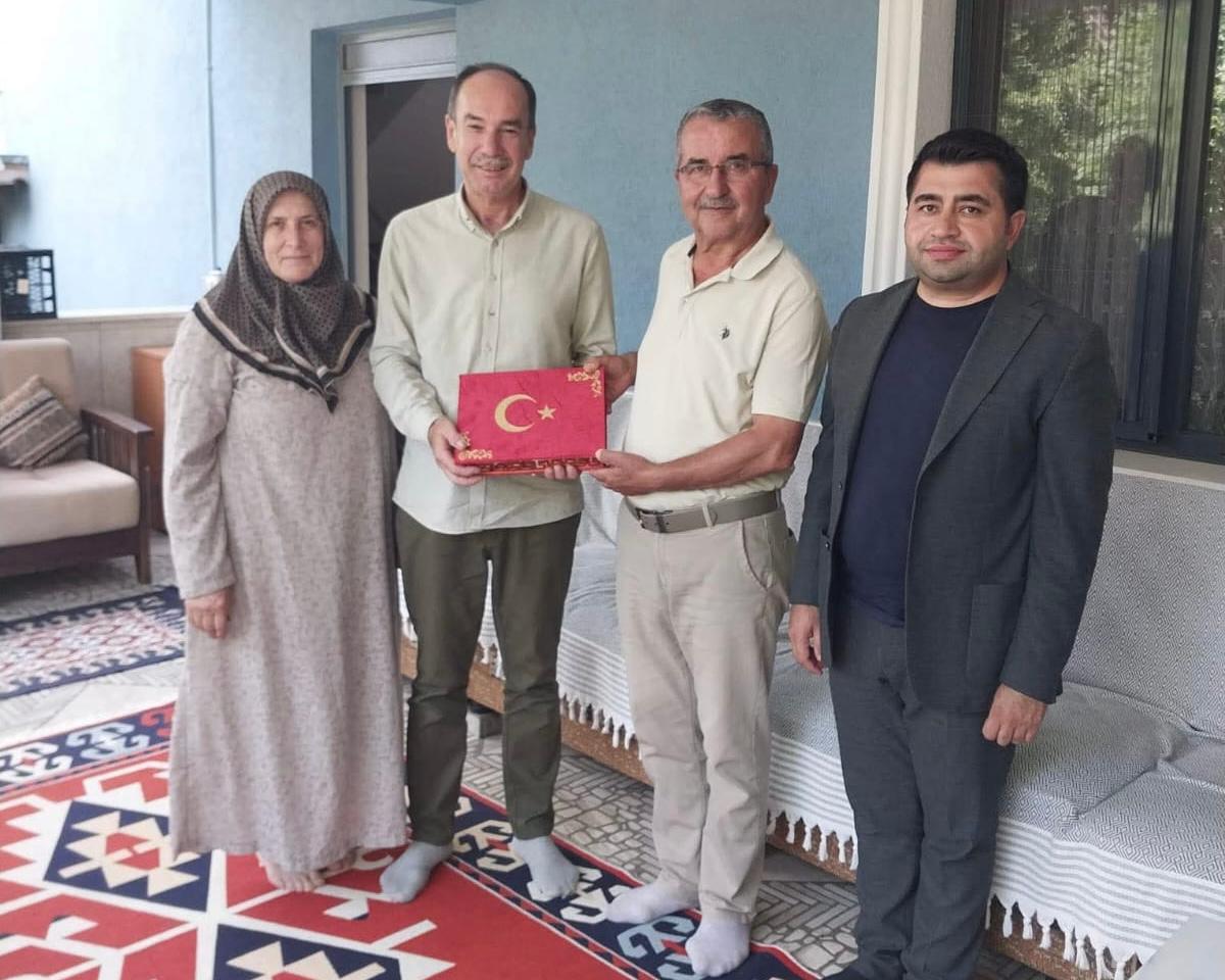 Izmit Belediyesinden Haci Muhtarlara Ziyaret (1)