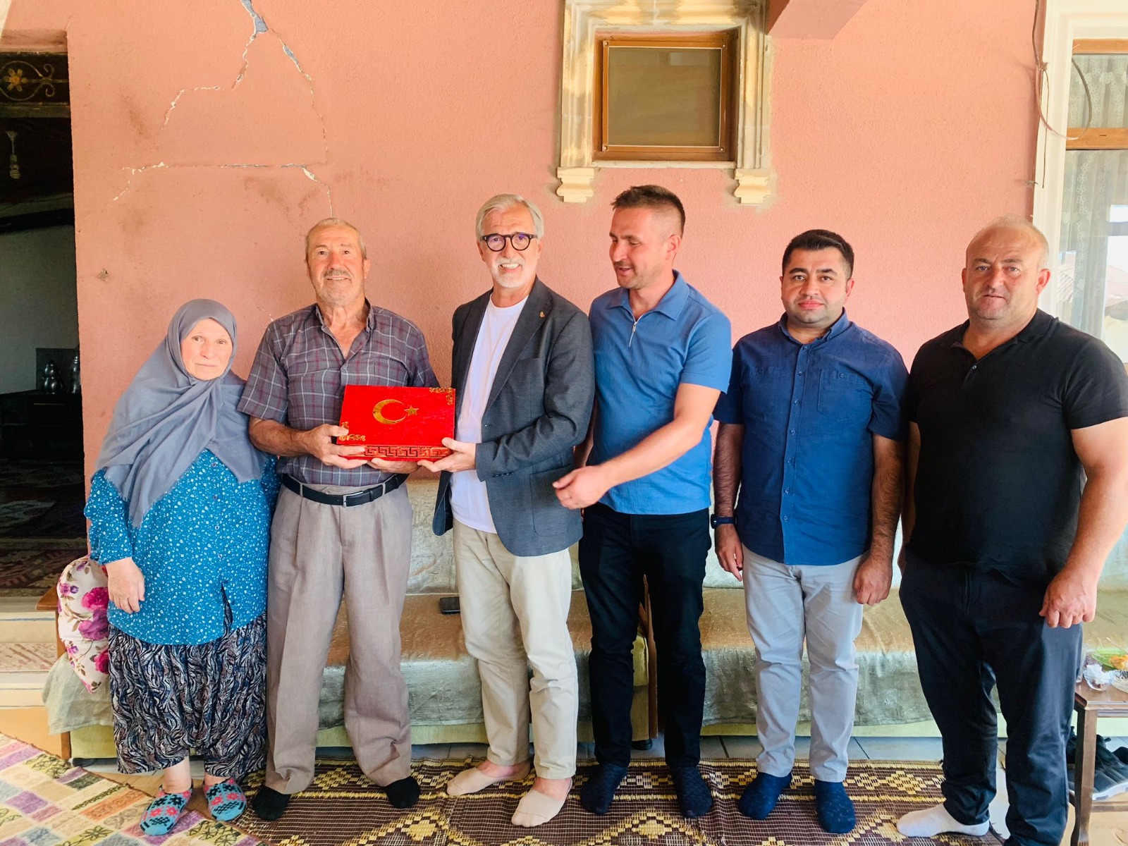 İzmit Belediyesi’nden Şehit Ve Gazi Ailelerine Vefa Ziyareti (3)