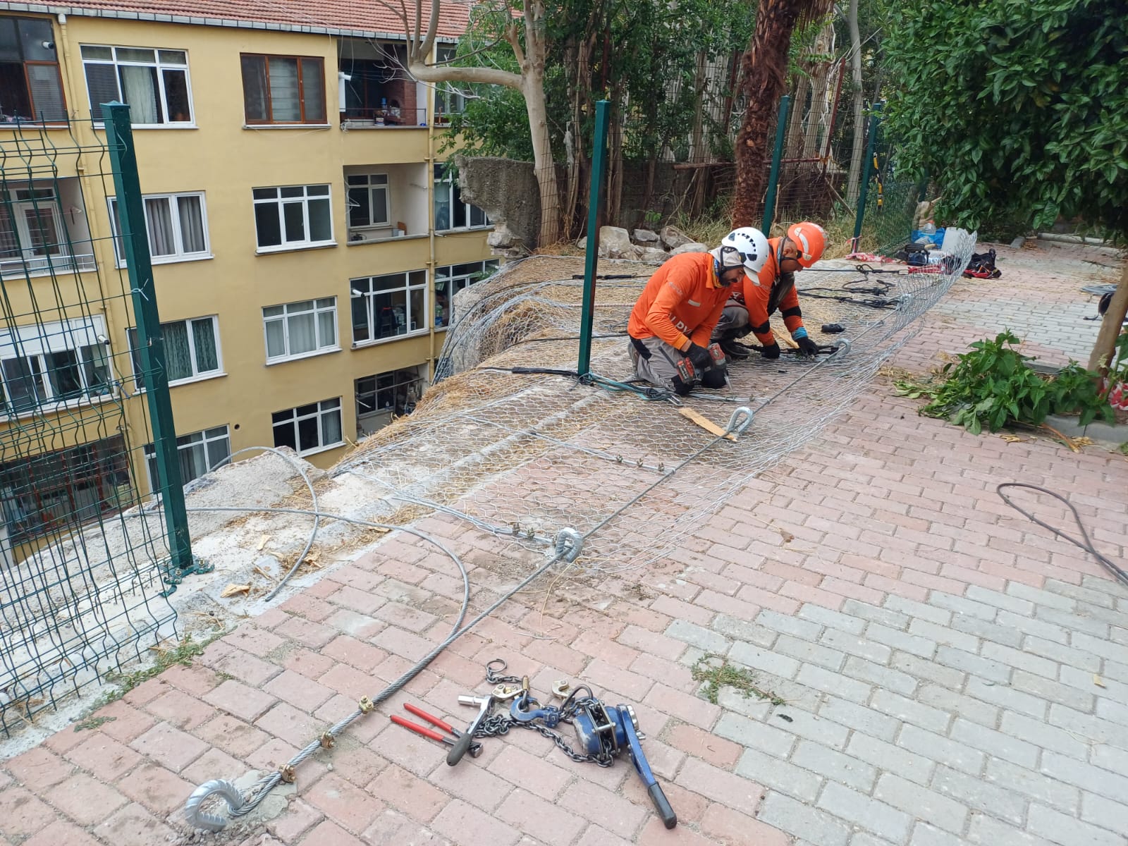 İzmit’te Riskli Bölgede Güvenlik Önlemleri Artırıldı (1)-1