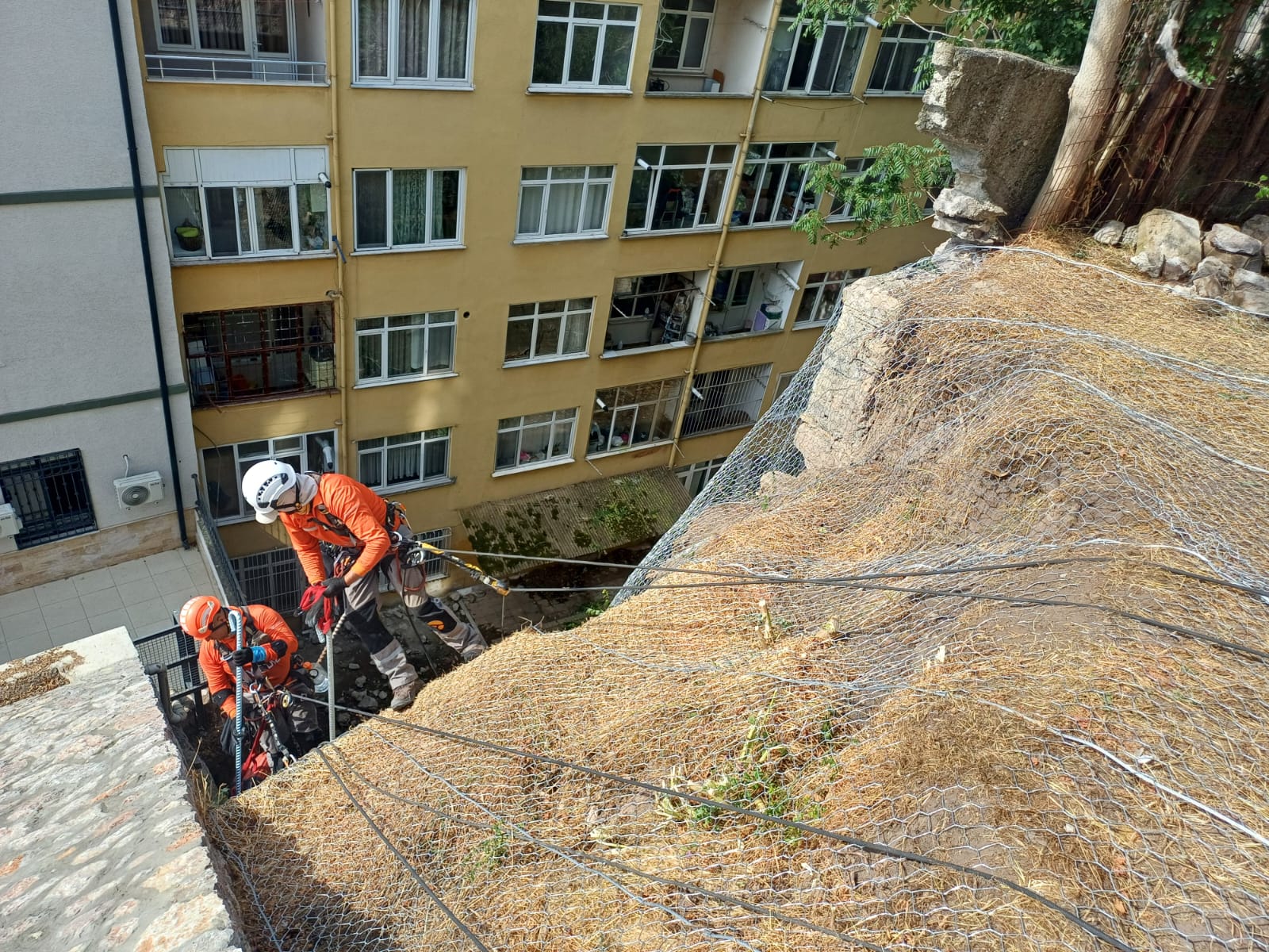 İzmit’te Riskli Bölgede Güvenlik Önlemleri Artırıldı (2)